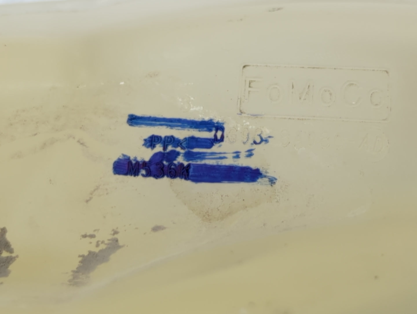 2015-2016 Ford Fusion Windshield Washer Fluid Reservoir Bottle Oem - Oemusedautoparts1.com