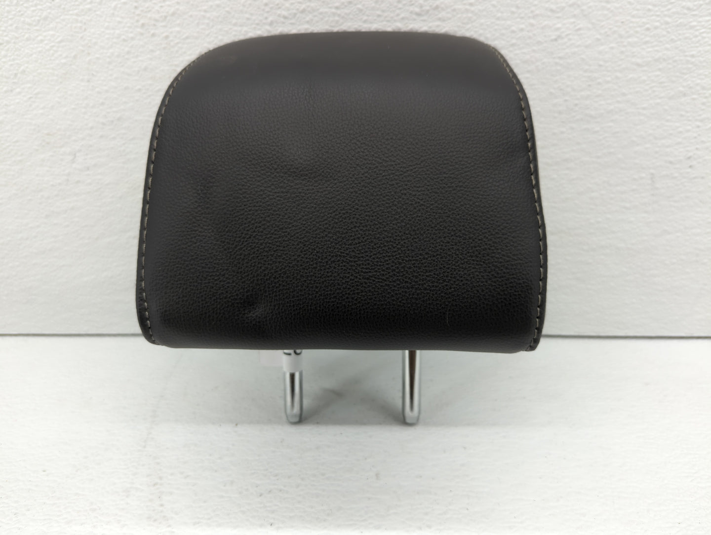 2015-2016 Ford Fusion Headrest Head Rest Rear Seat Black - Oemusedautoparts1.com