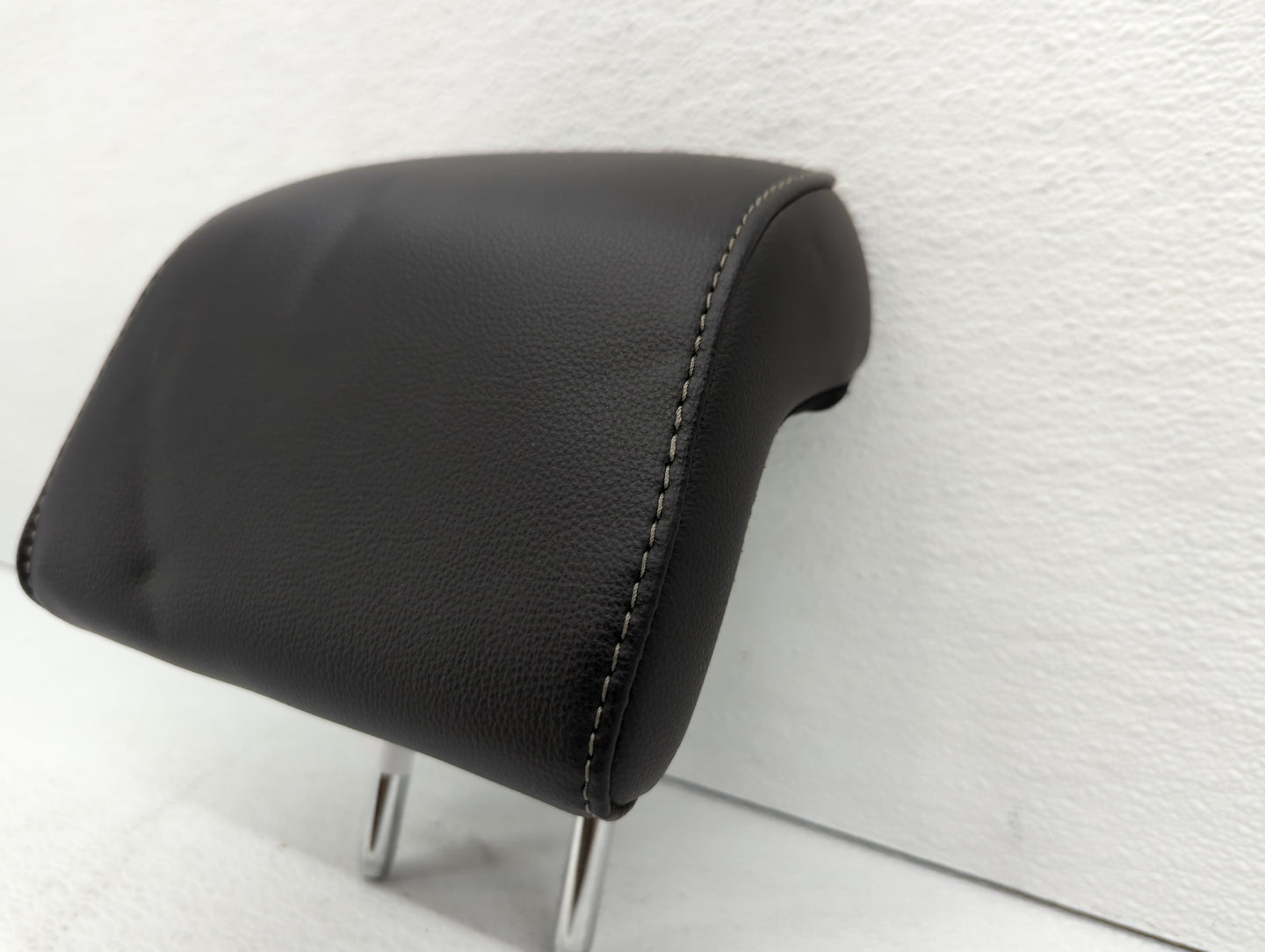 2015-2016 Ford Fusion Headrest Head Rest Rear Seat Black - Oemusedautoparts1.com