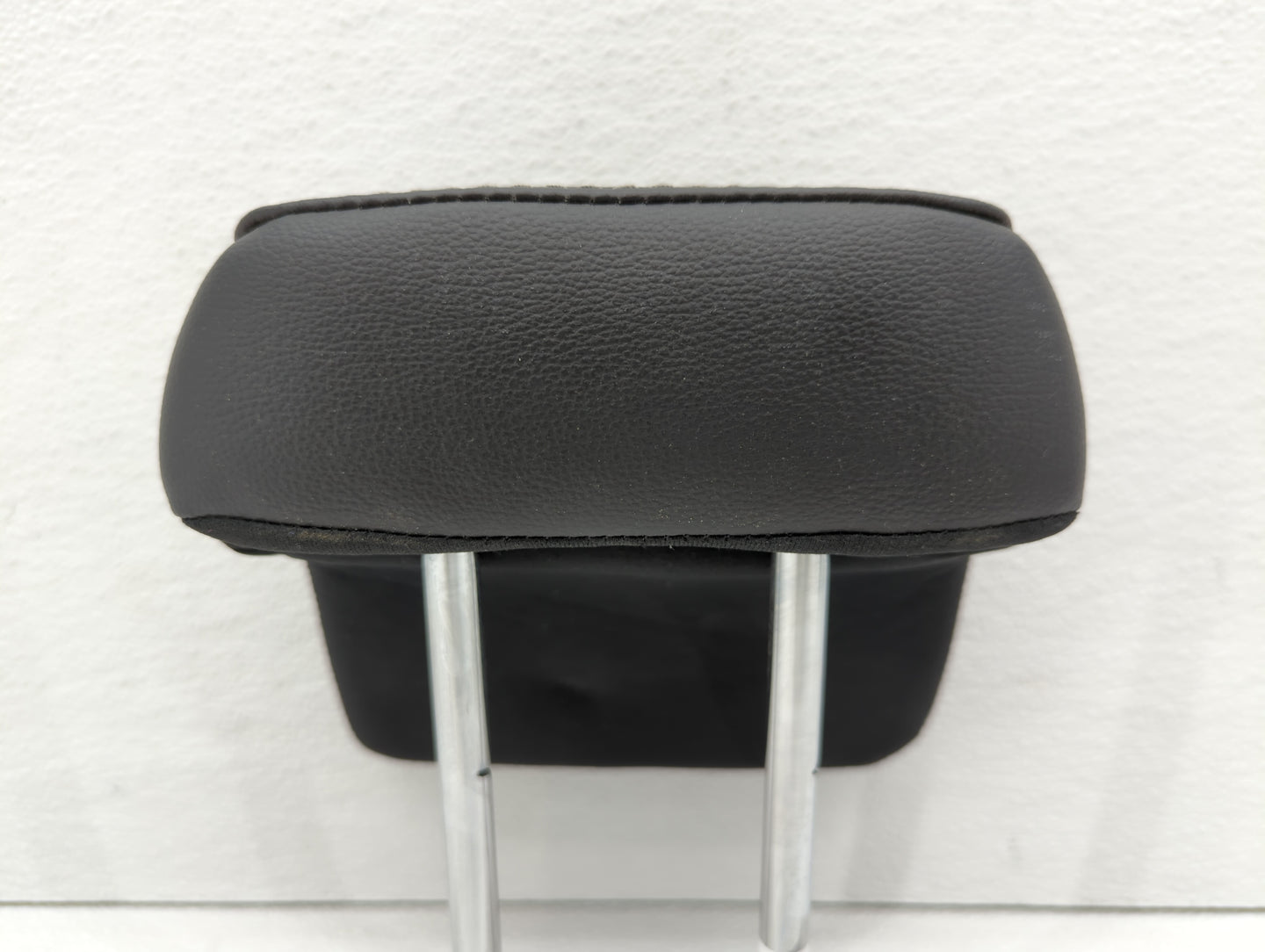 2015-2016 Ford Fusion Headrest Head Rest Rear Seat Black - Oemusedautoparts1.com