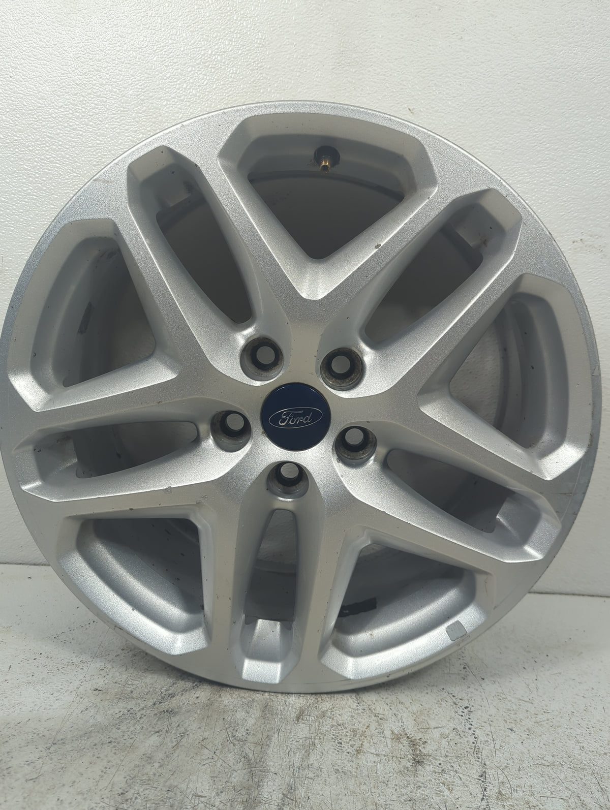 2016 Ford Fusion Oem Wheel Rim 5015077 - Oemusedautoparts1.com