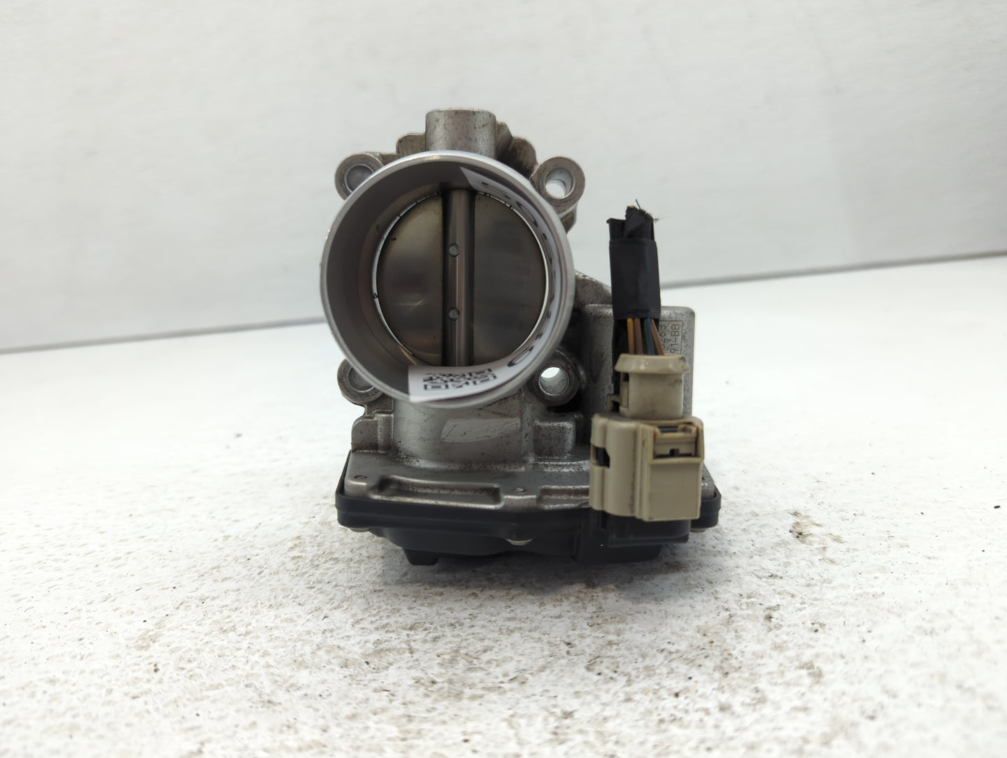 2014-2020 Ford Fusion Throttle Body P/N:DS7G-9F991-BB Fits Fits 2014 2015 2016 2017 2018 2019 2020 OEM Used Auto Parts - Oem