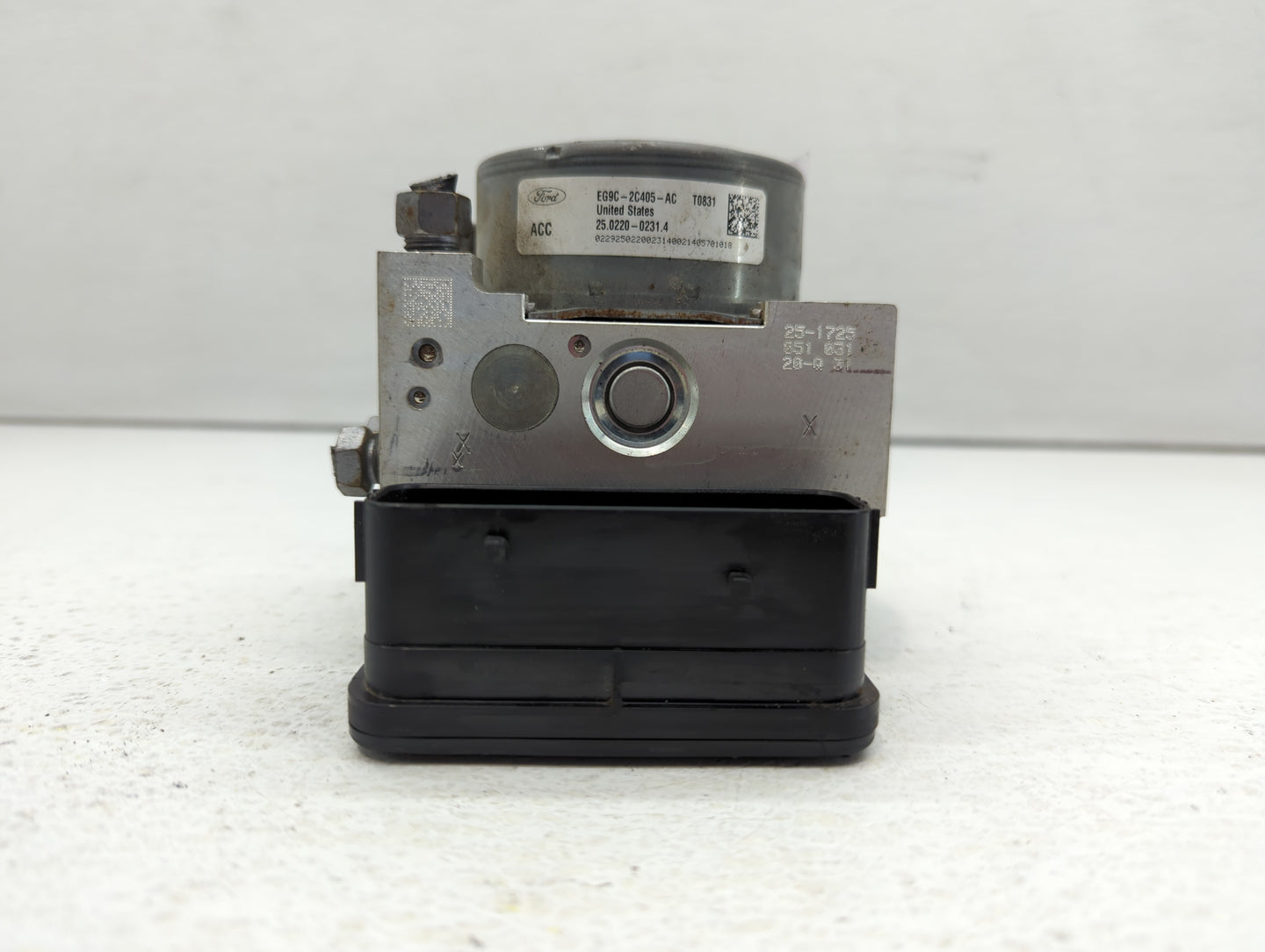 2014-2016 Ford Fusion ABS Pump Control Module Replacement P/N:EG9C-2C405-AC EG9C-2C405-AG Fits Fits 2014 2015 2016 OEM Used 