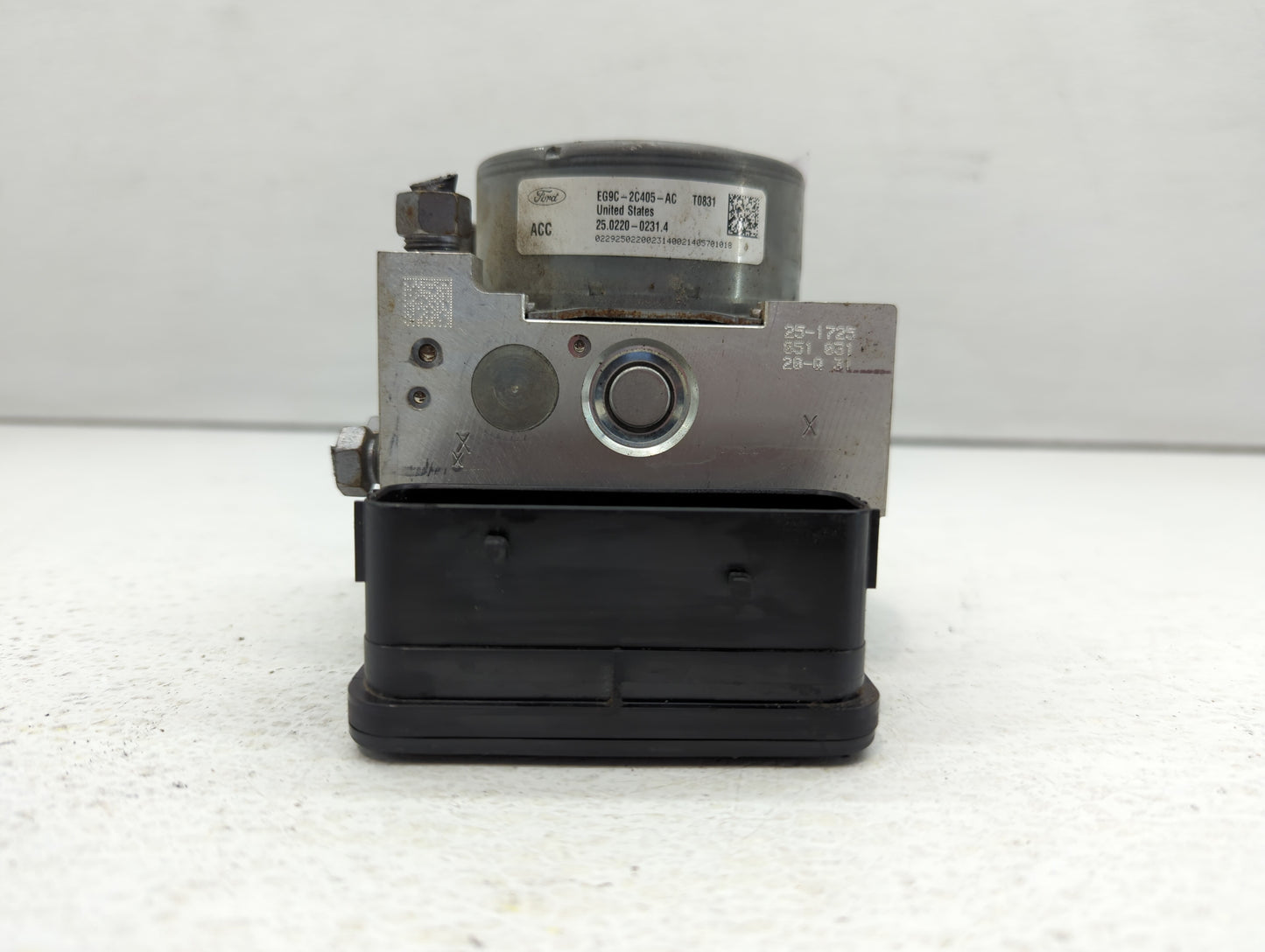 2014-2016 Ford Fusion ABS Pump Control Module Replacement P/N:EG9C-2C405-AC EG9C-2C405-AG Fits Fits 2014 2015 2016 OEM Used 