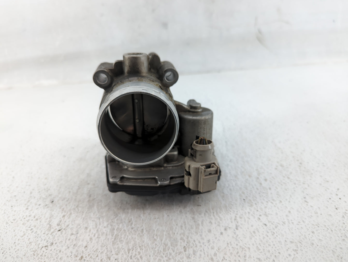 2014-2020 Ford Fusion Throttle Body P/N:DS7G-9F991-BB Fits Fits 2014 2015 2016 2017 2018 2019 2020 OEM Used Auto Parts - Oem