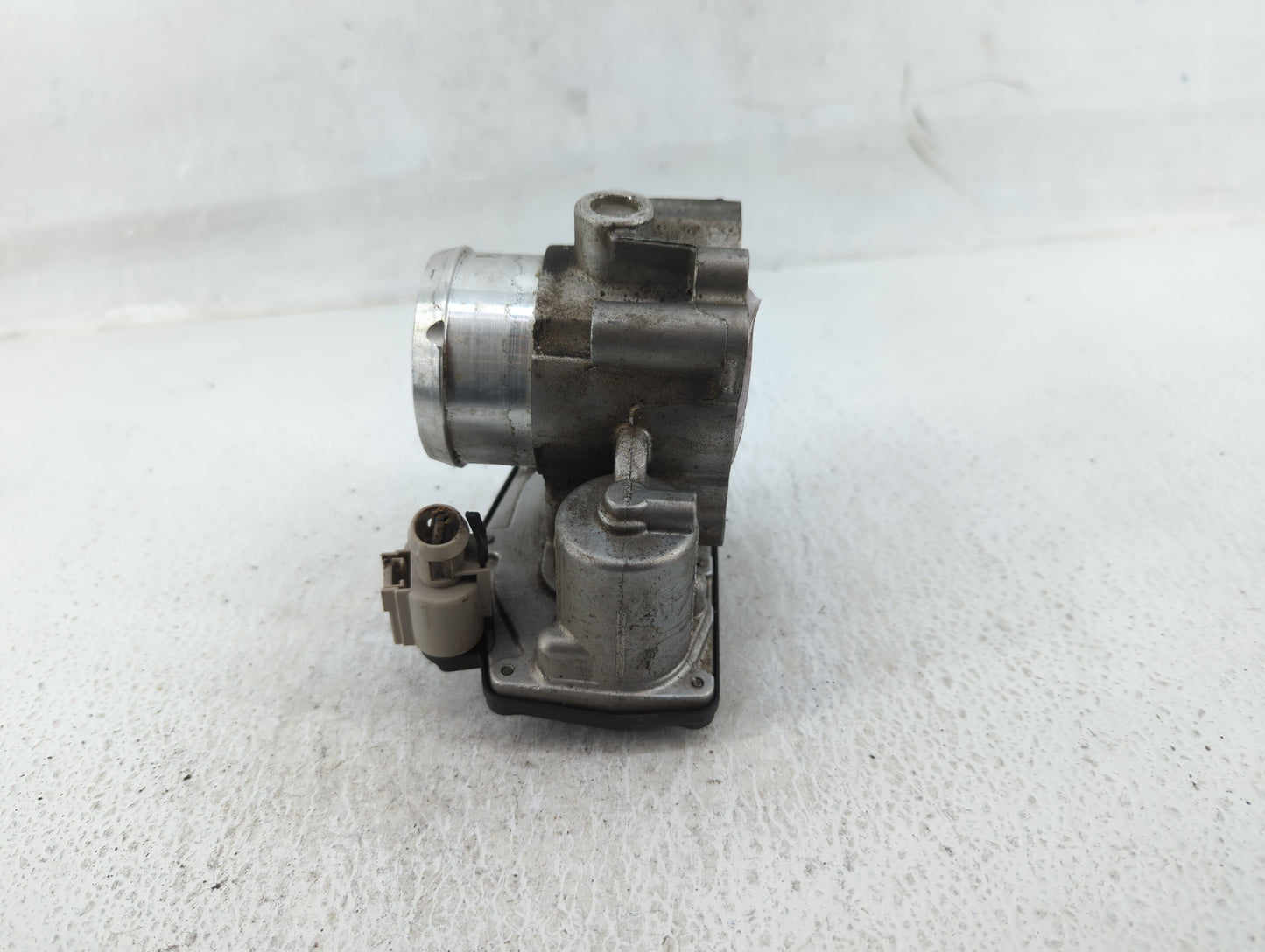 2014-2020 Ford Fusion Throttle Body P/N:DS7G-9F991-BB Fits Fits 2014 2015 2016 2017 2018 2019 2020 OEM Used Auto Parts - Oem