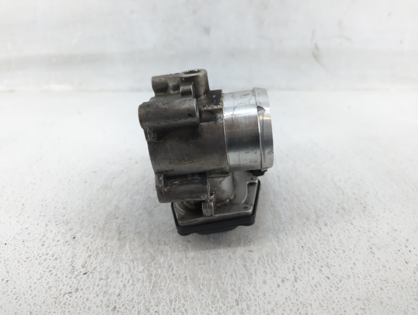 2014-2020 Ford Fusion Throttle Body P/N:DS7G-9F991-BB Fits Fits 2014 2015 2016 2017 2018 2019 2020 OEM Used Auto Parts - Oem