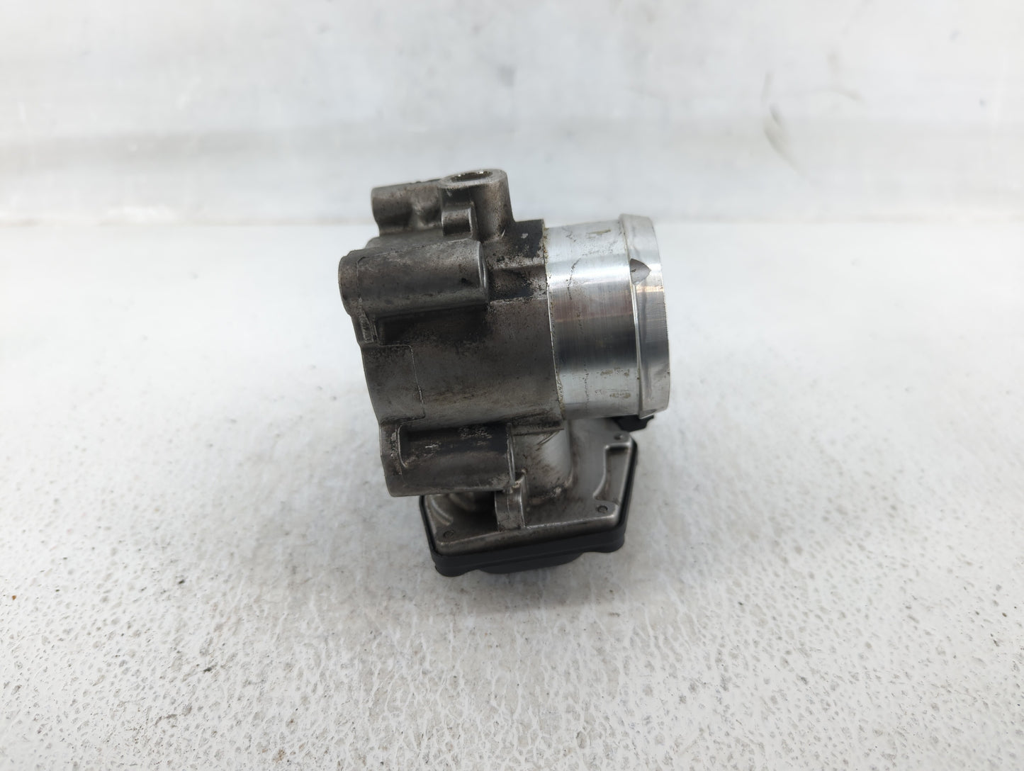 2014-2020 Ford Fusion Throttle Body P/N:DS7G-9F991-BB Fits Fits 2014 2015 2016 2017 2018 2019 2020 OEM Used Auto Parts - Oem