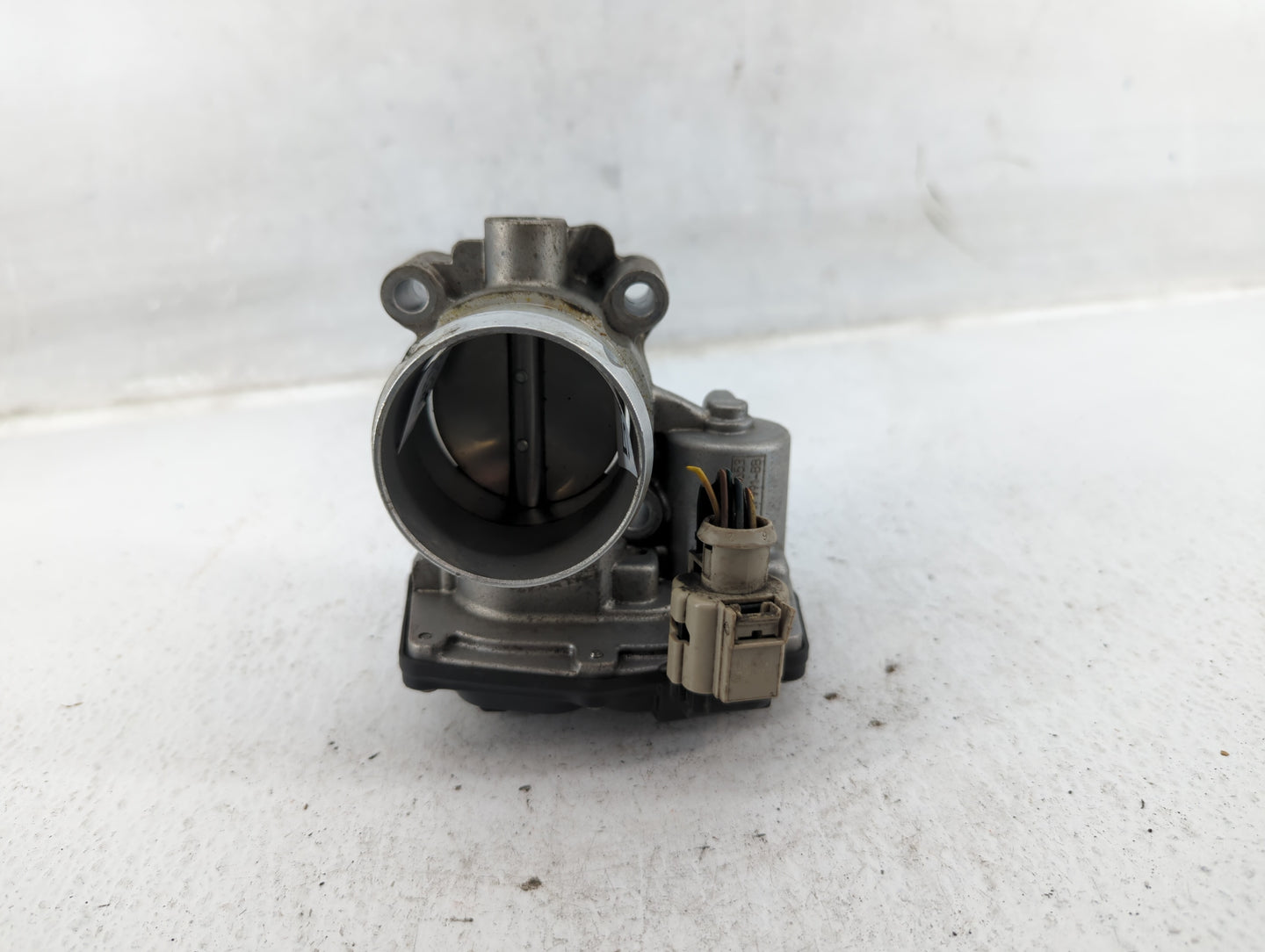 2014-2020 Ford Fusion Throttle Body P/N:DS7G-9F991-BB Fits Fits 2014 2015 2016 2017 2018 2019 2020 OEM Used Auto Parts - Oem