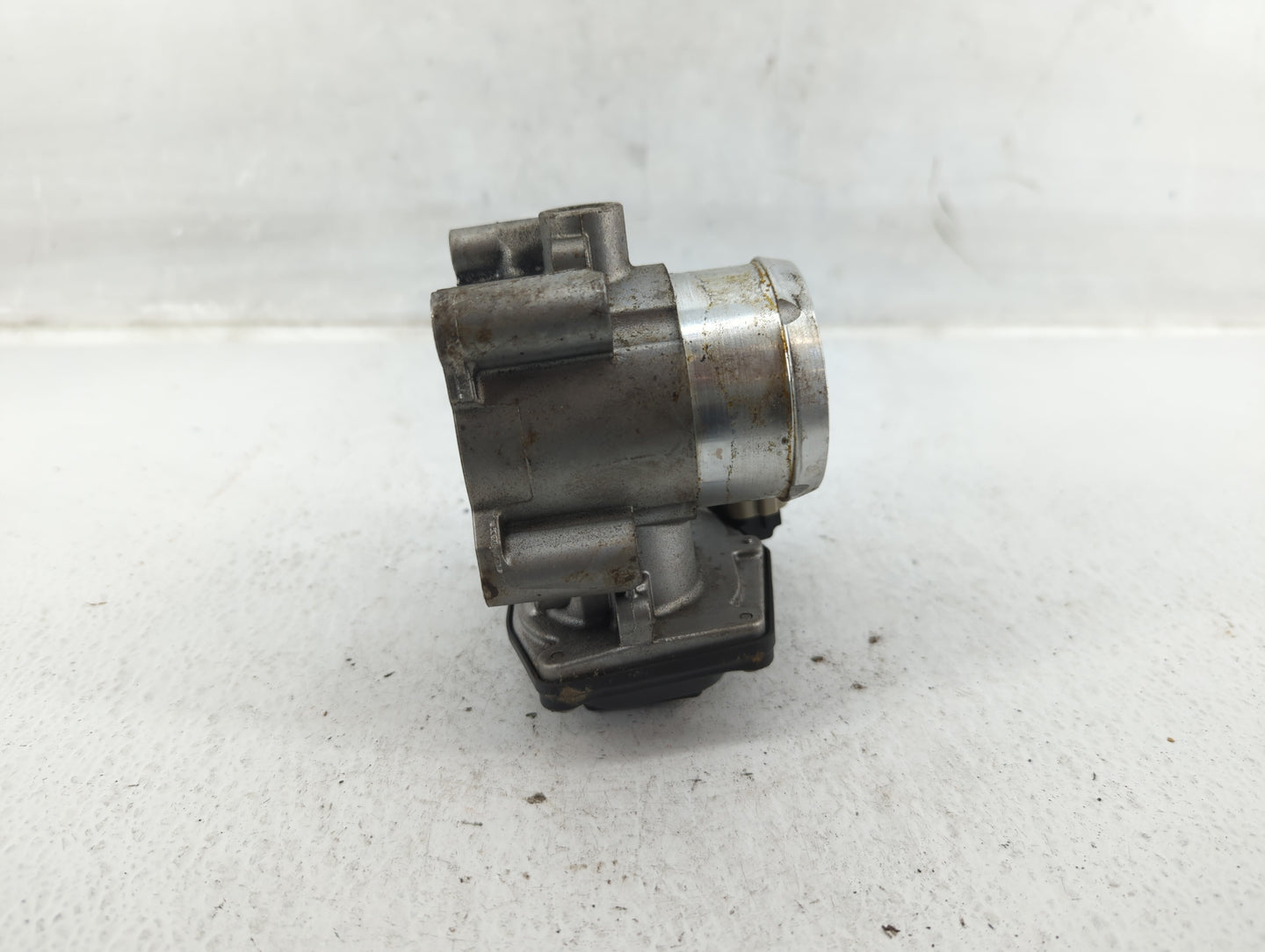 2014-2020 Ford Fusion Throttle Body P/N:DS7G-9F991-BB Fits Fits 2014 2015 2016 2017 2018 2019 2020 OEM Used Auto Parts - Oem