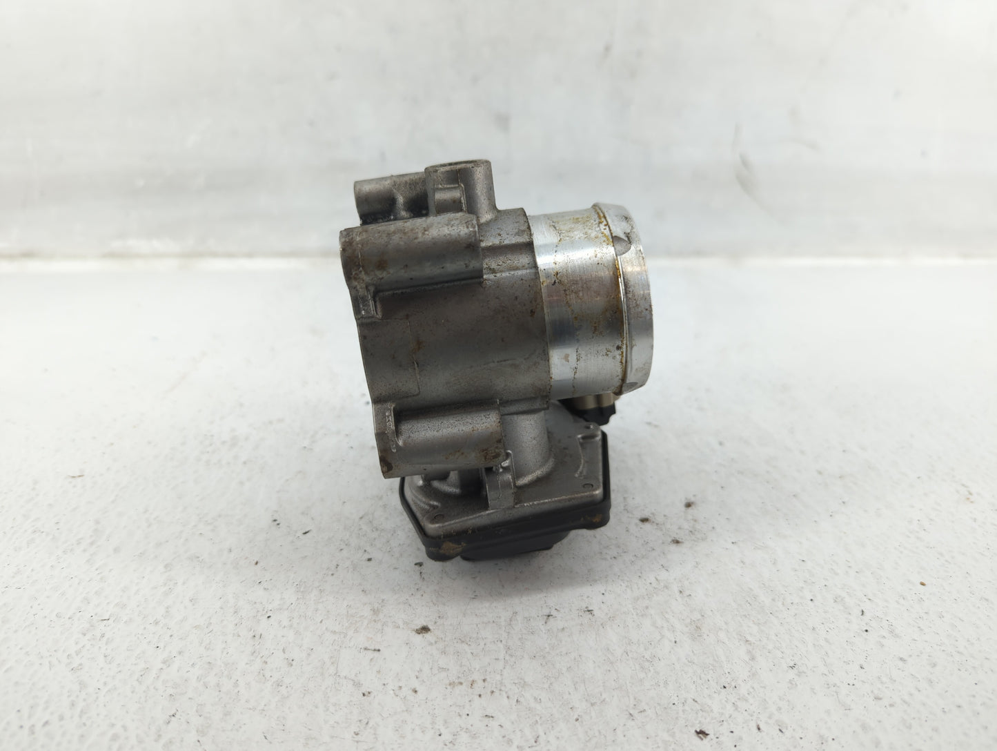 2014-2020 Ford Fusion Throttle Body P/N:DS7G-9F991-BB Fits Fits 2014 2015 2016 2017 2018 2019 2020 OEM Used Auto Parts - Oem