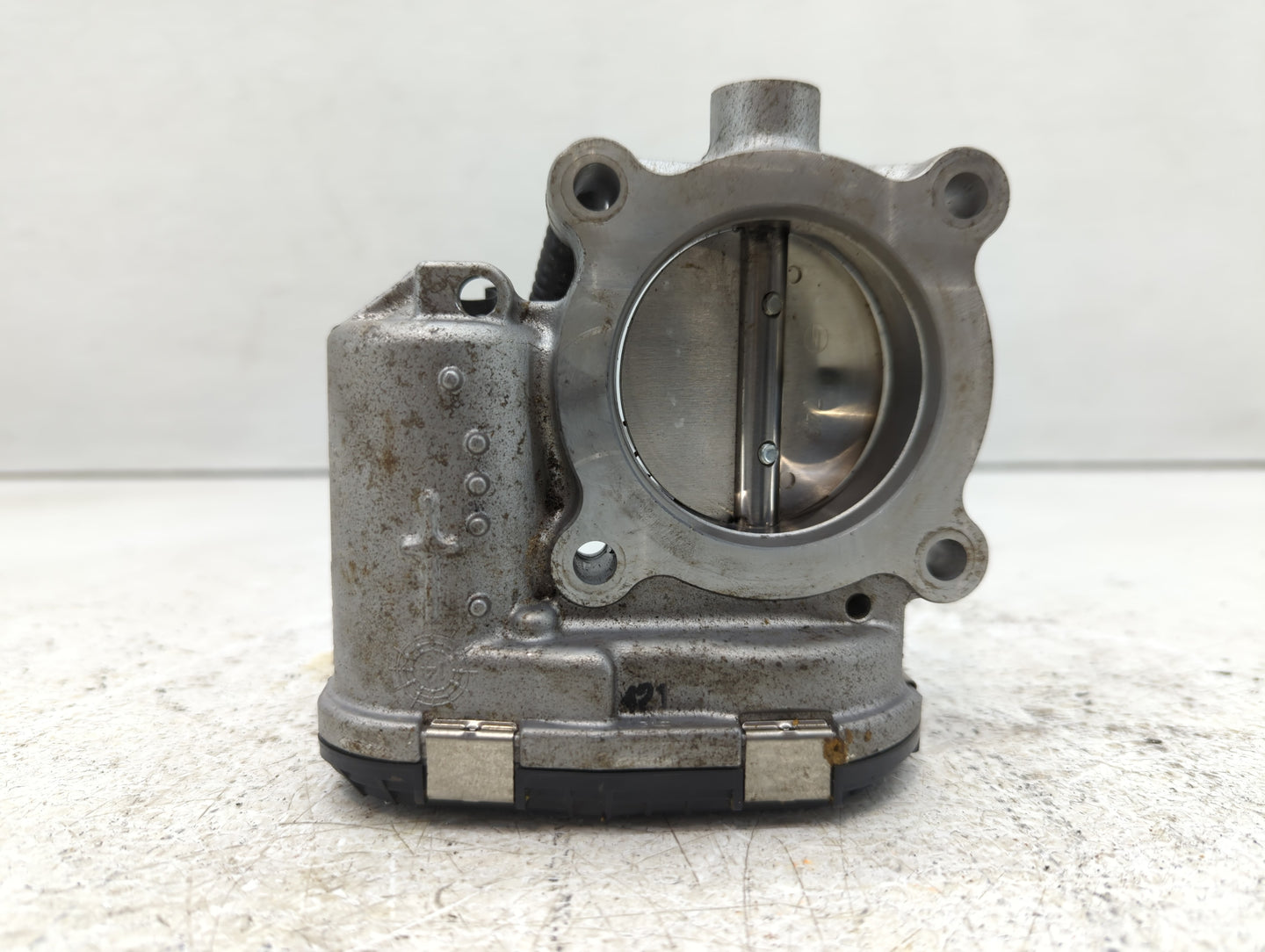 2014-2020 Ford Fusion Throttle Body P/N:DS7E-9F991-BB Fits Fits 2014 2015 2016 2017 2018 2019 2020 2021 2022 OEM Used Auto P