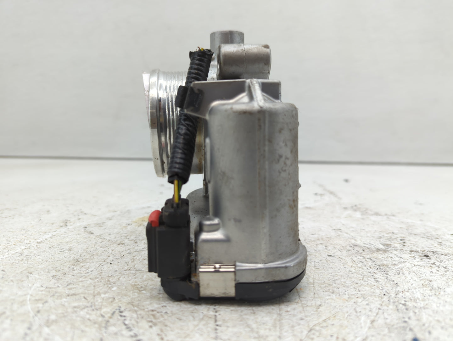 2014-2020 Ford Fusion Throttle Body P/N:DS7E-9F991-BB Fits Fits 2014 2015 2016 2017 2018 2019 2020 2021 2022 OEM Used Auto P