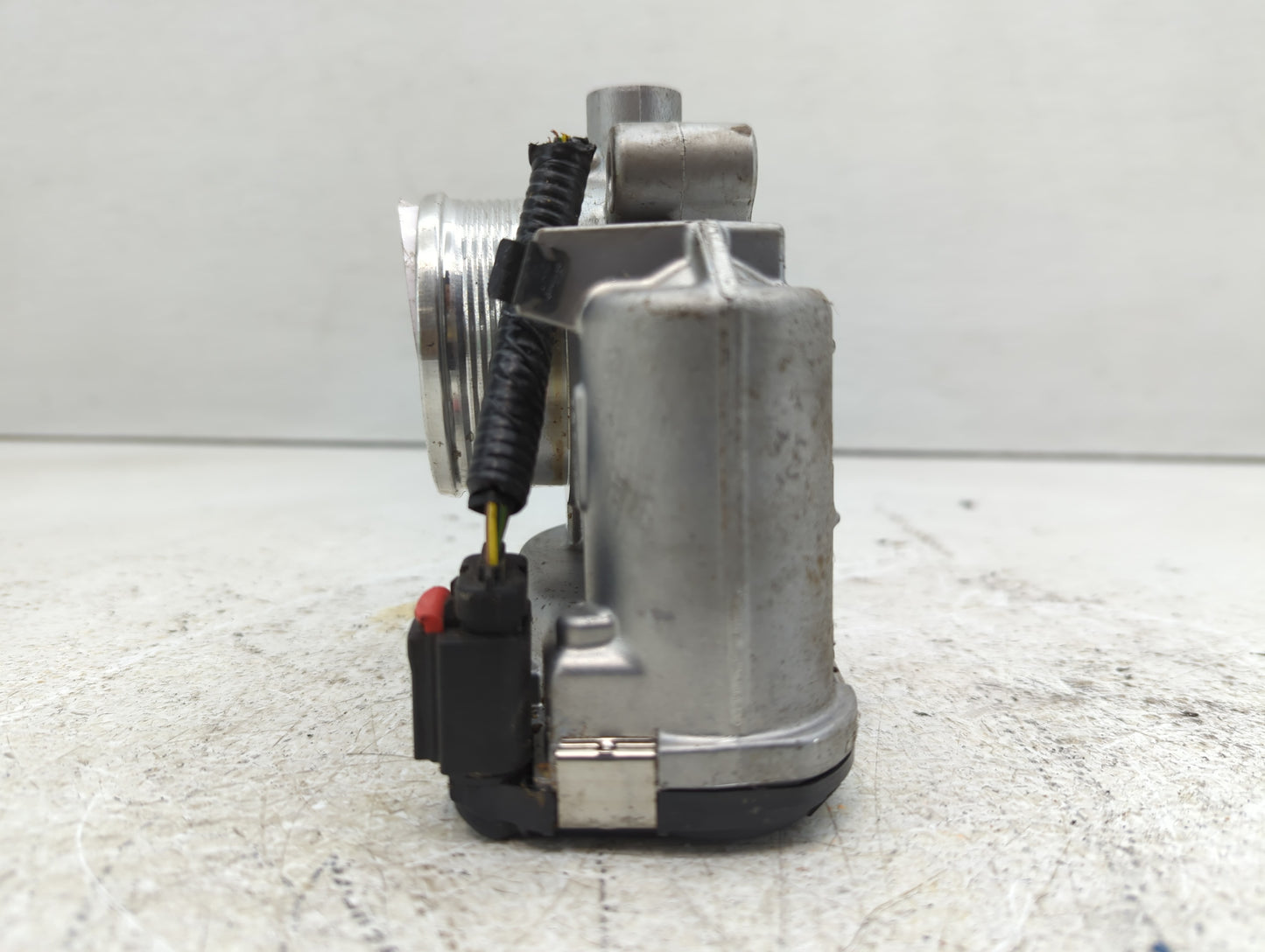 2014-2020 Ford Fusion Throttle Body P/N:DS7E-9F991-BB Fits Fits 2014 2015 2016 2017 2018 2019 2020 2021 2022 OEM Used Auto P