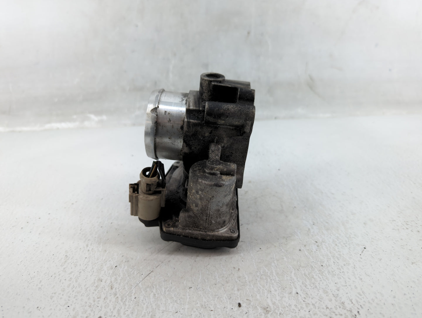 2014-2020 Ford Fusion Throttle Body P/N:DS7G-9F991-BB Fits Fits 2014 2015 2016 2017 2018 2019 2020 OEM Used Auto Parts - Oem