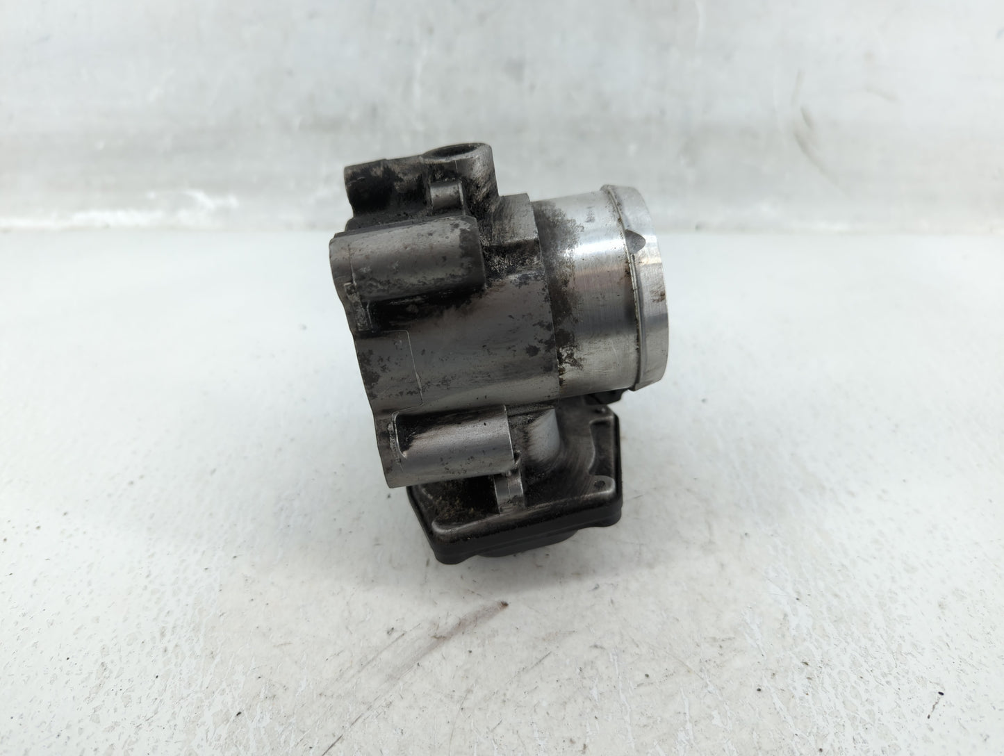 2014-2020 Ford Fusion Throttle Body P/N:DS7G-9F991-BB Fits Fits 2014 2015 2016 2017 2018 2019 2020 OEM Used Auto Parts - Oem