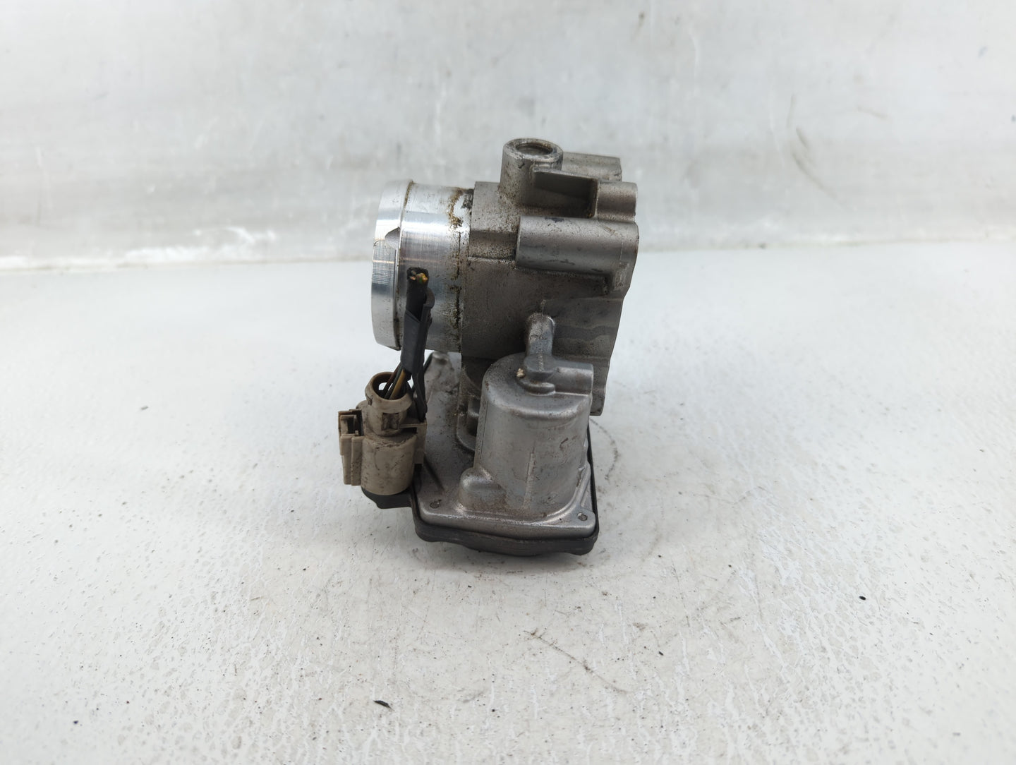 2014-2020 Ford Fusion Throttle Body P/N:DS7G-9F991-BB Fits Fits 2014 2015 2016 2017 2018 2019 2020 OEM Used Auto Parts - Oem