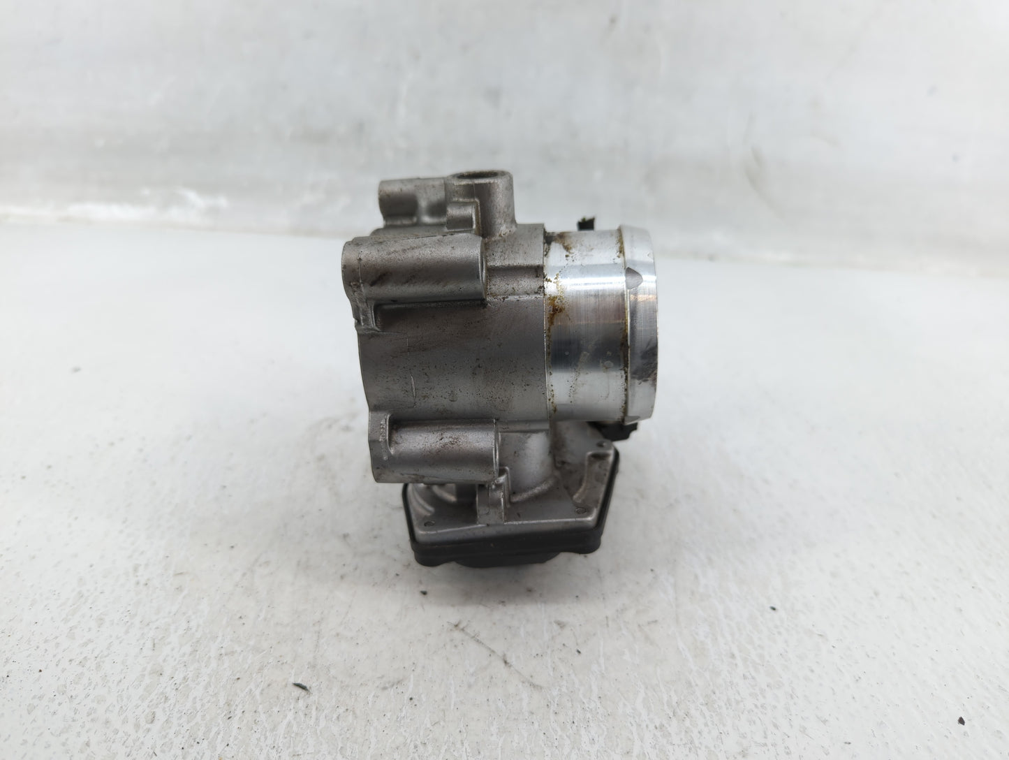 2014-2020 Ford Fusion Throttle Body P/N:DS7G-9F991-BB Fits Fits 2014 2015 2016 2017 2018 2019 2020 OEM Used Auto Parts - Oem