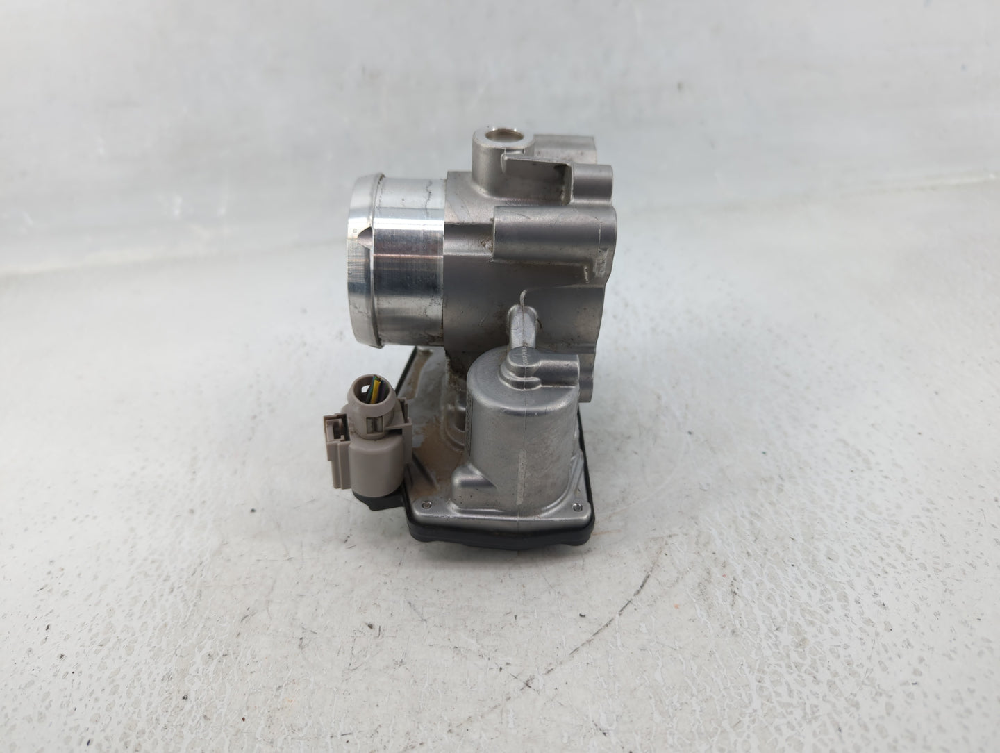 2014-2020 Ford Fusion Throttle Body P/N:DS7G-9F991-BB DS7G-9F991-CA Fits Fits 2014 2015 2016 2017 2018 2019 2020 OEM Used Au