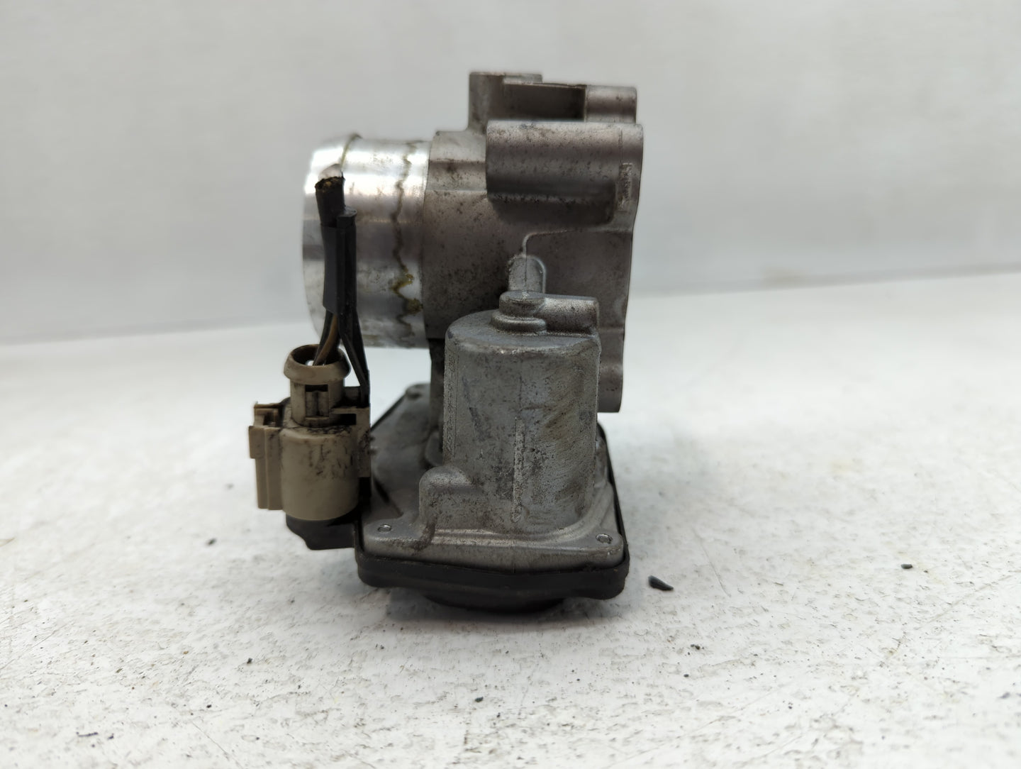 2014-2020 Ford Fusion Throttle Body P/N:B15 191 4099 DS7G-9F991-BB Fits Fits 2014 2015 2016 2017 2018 2019 2020 OEM Used Aut