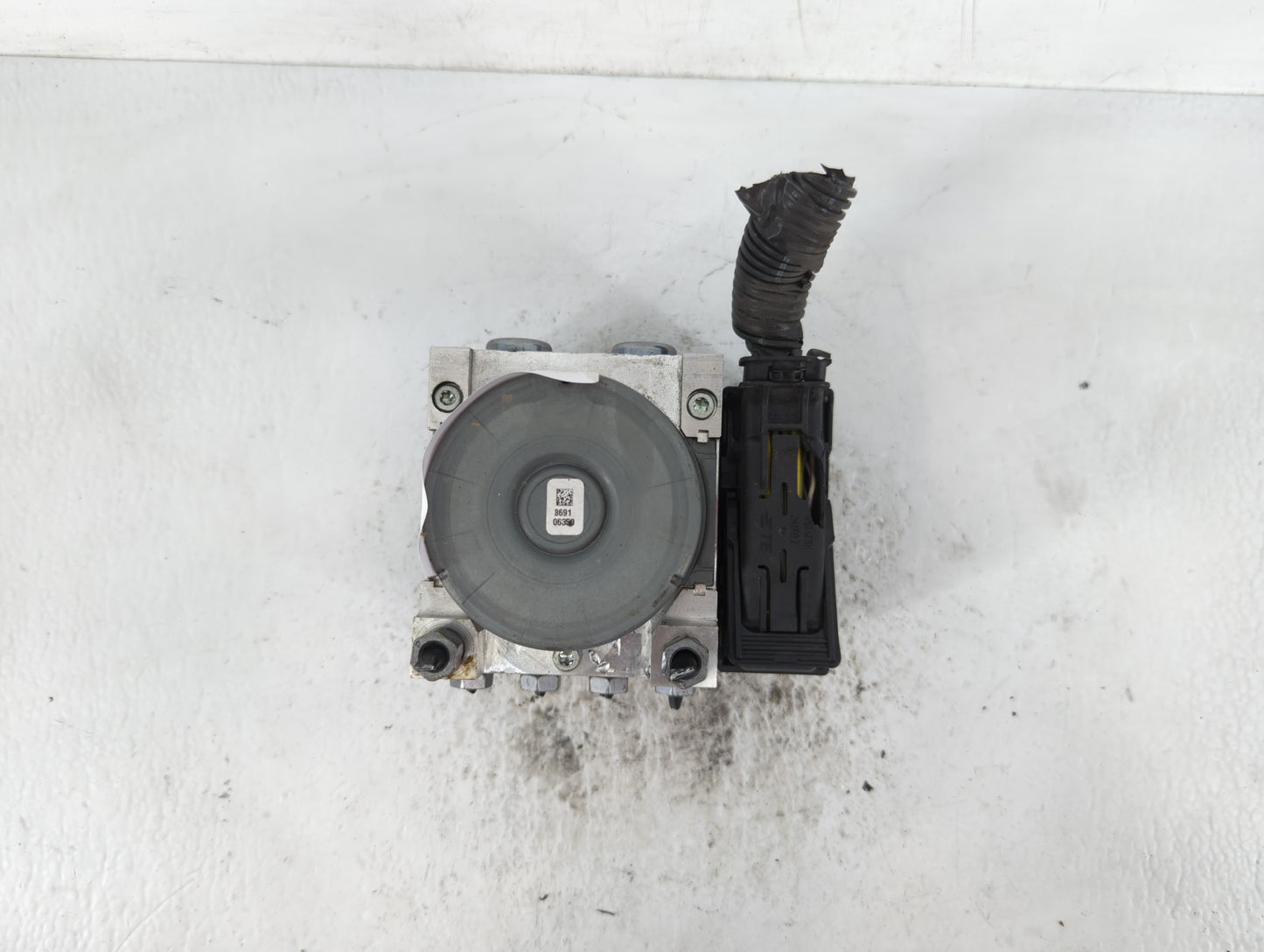 2014-2016 Ford Fusion ABS Pump Control Module Replacement P/N:EG9C-2C405-AF Fits Fits 2014 2015 2016 OEM Used Auto Parts - O