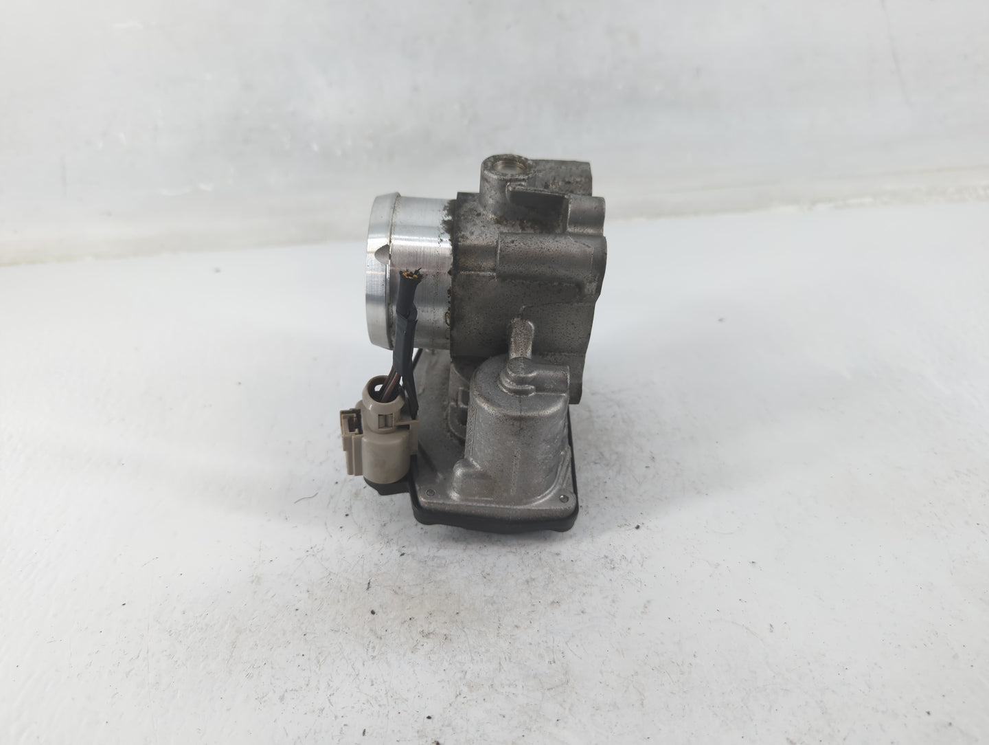 2014-2020 Ford Fusion Throttle Body P/N:B15 320 4177 DS7G-9F991-BB Fits Fits 2014 2015 2016 2017 2018 2019 2020 OEM Used Aut