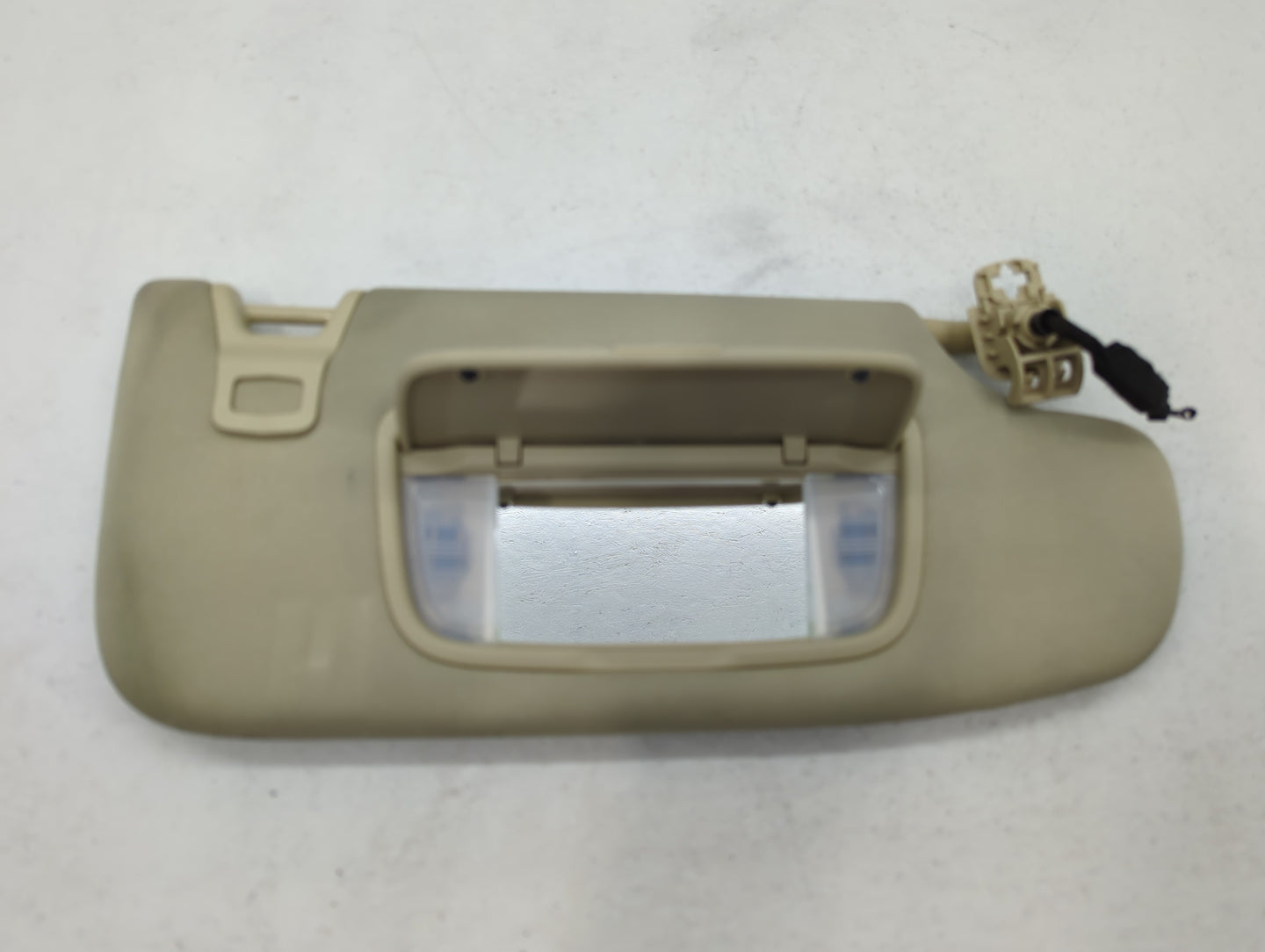 2015-2016 Ford Fusion Sun Visor Shade Replacement Passenger Right Mirror Fits Fits 2015 2016 OEM Used Auto Parts - Oemusedau