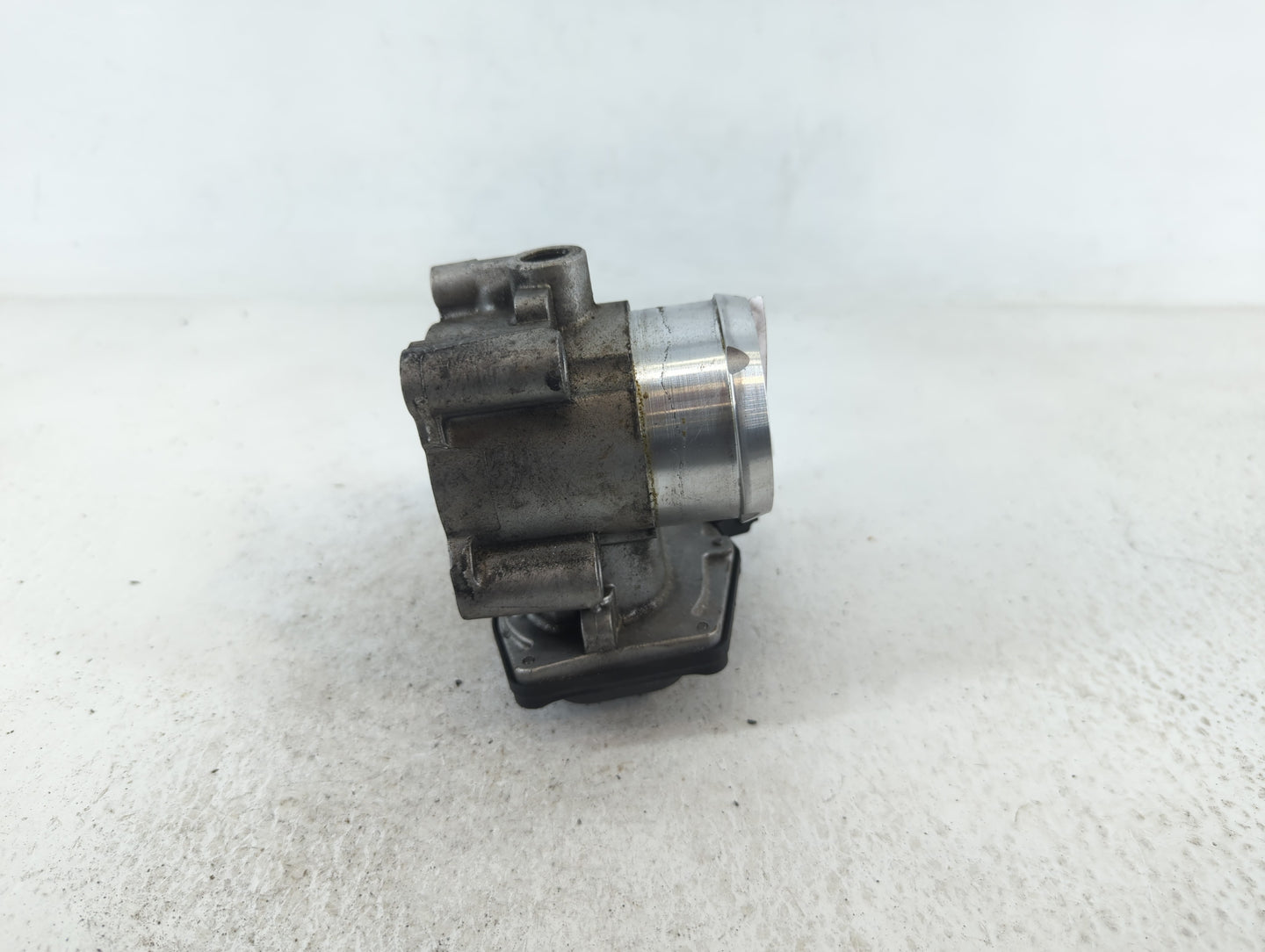 2014-2020 Ford Fusion Throttle Body P/N:B15 278 5402 DS7G-9F991-BB Fits Fits 2014 2015 2016 2017 2018 2019 2020 OEM Used Aut