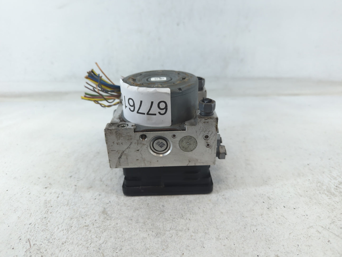 2014-2016 Ford Fusion ABS Pump Control Module Replacement P/N:EG9C-2C405-DF Fits Fits 2014 2015 2016 OEM Used Auto Parts - O