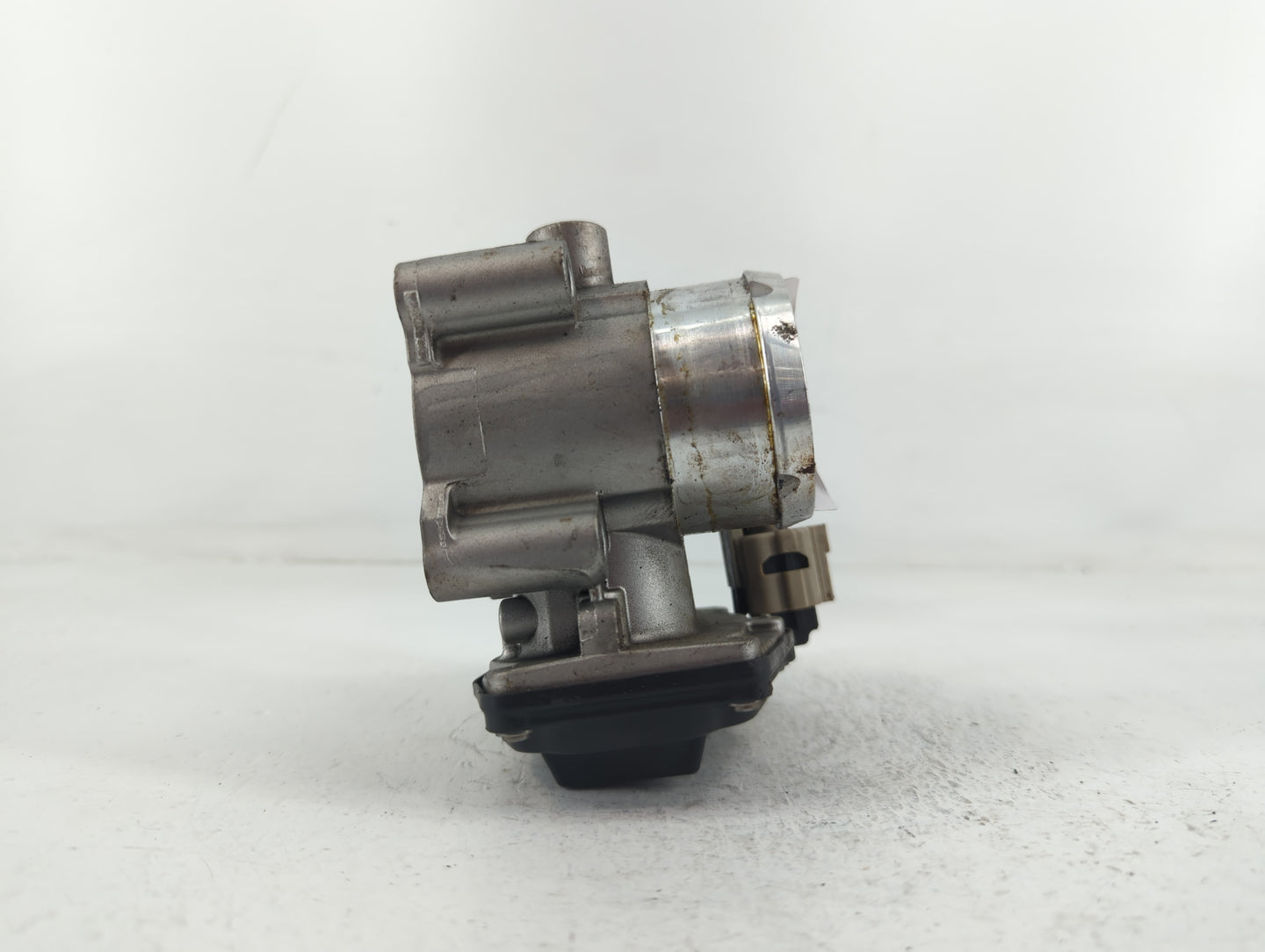 2014-2020 Ford Fusion Throttle Body P/N:B15 132 6272 DS7G-9F991-BB Fits Fits 2014 2015 2016 2017 2018 2019 2020 OEM Used Aut