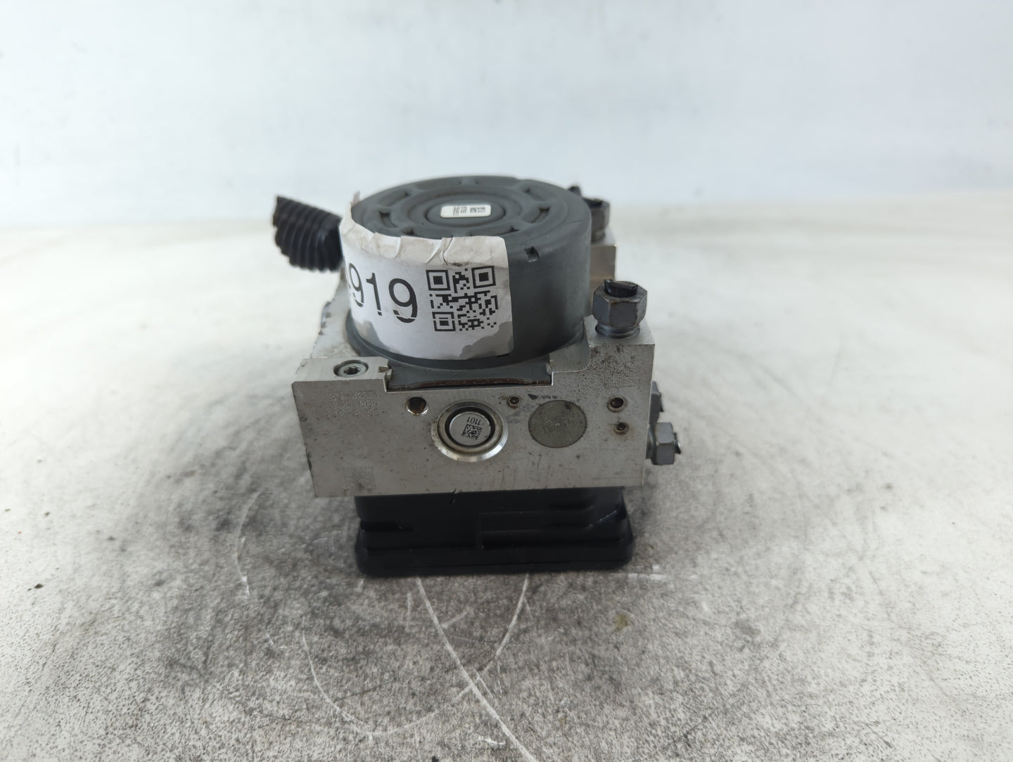 2014-2016 Ford Fusion ABS Pump Control Module Replacement P/N:EG9C-2C405-DF Fits Fits 2014 2015 2016 OEM Used Auto Parts - O