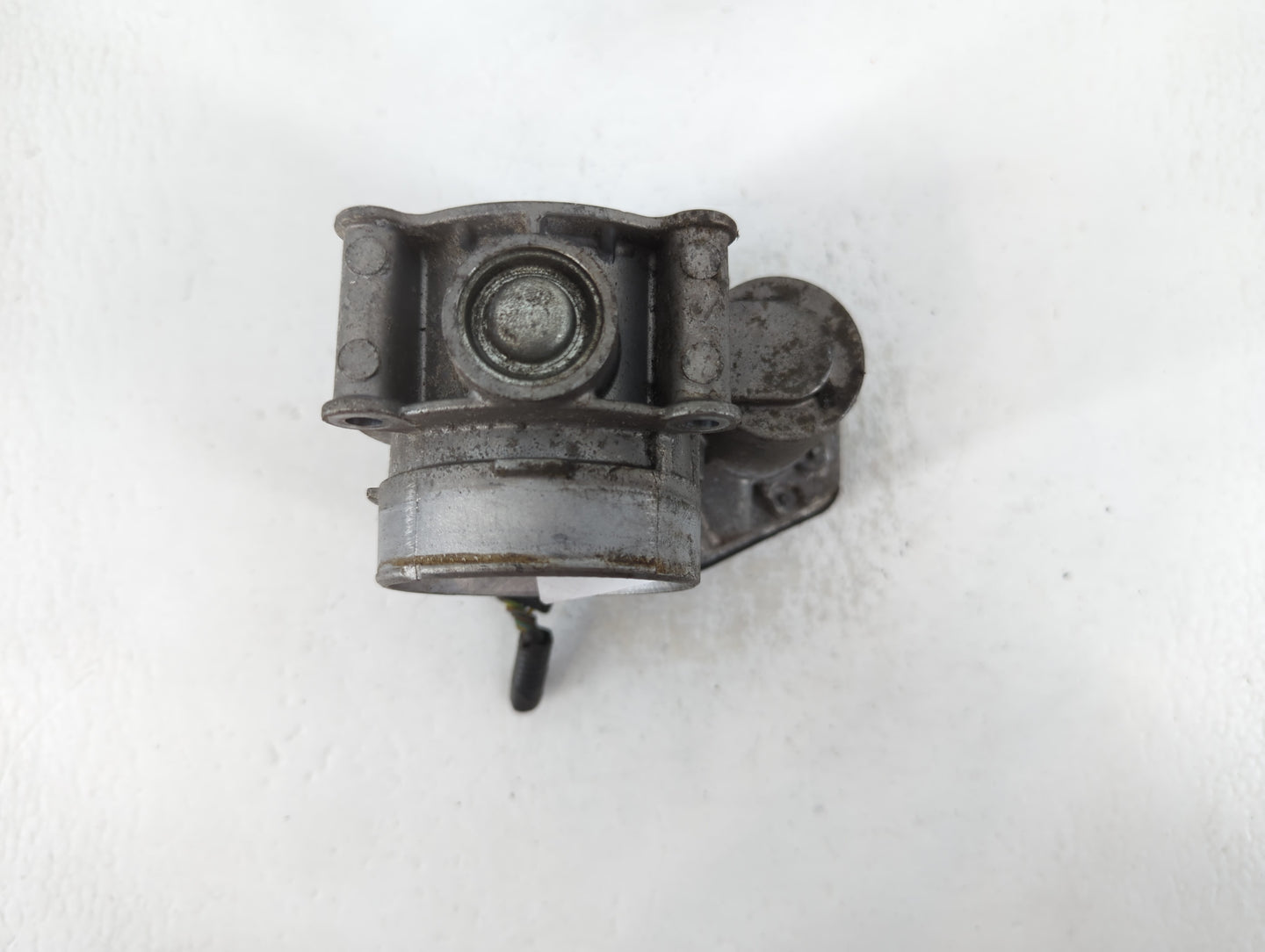 2013-2020 Ford Fusion Throttle Body P/N:B1527B-0626 Fits Fits 2013 2014 2015 2016 2017 2018 2019 2020 2021 2022 OEM Used Aut