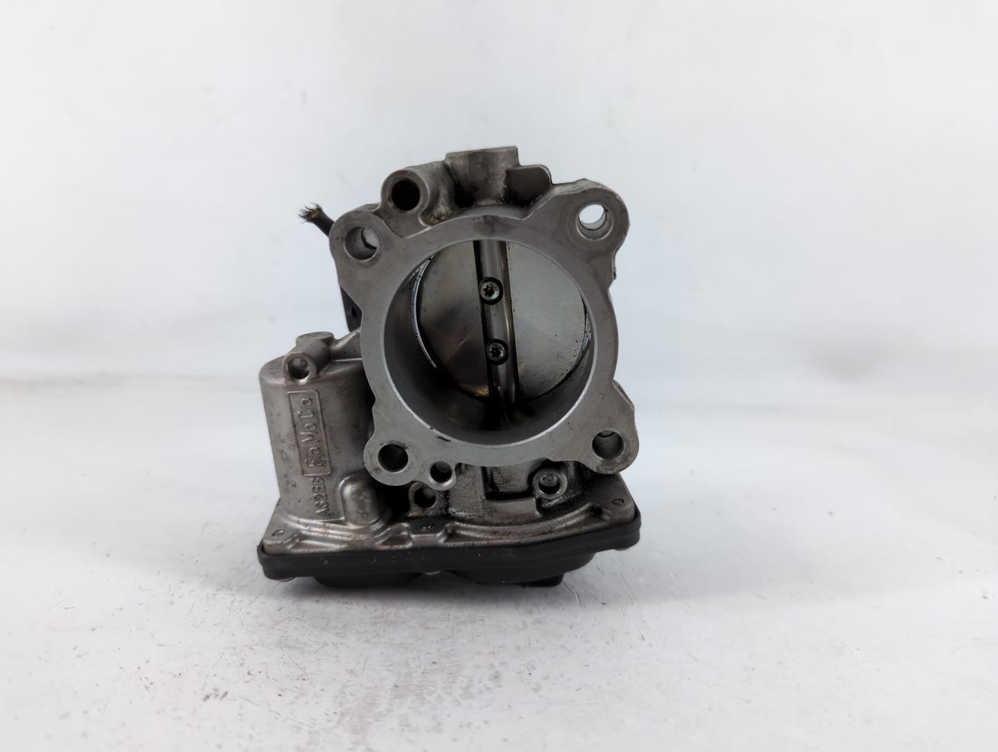 2014-2020 Ford Fusion Throttle Body P/N:B15 154 4526 DS7G-9F991-BB Fits Fits 2014 2015 2016 2017 2018 2019 2020 OEM Used Aut
