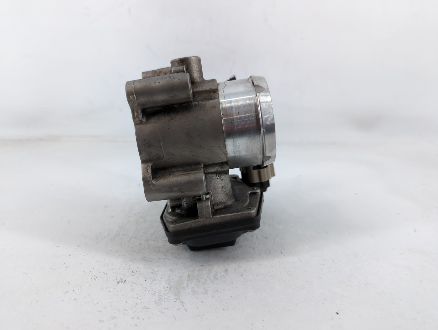2014-2020 Ford Fusion Throttle Body P/N:B15 154 4526 DS7G-9F991-BB Fits Fits 2014 2015 2016 2017 2018 2019 2020 OEM Used Aut