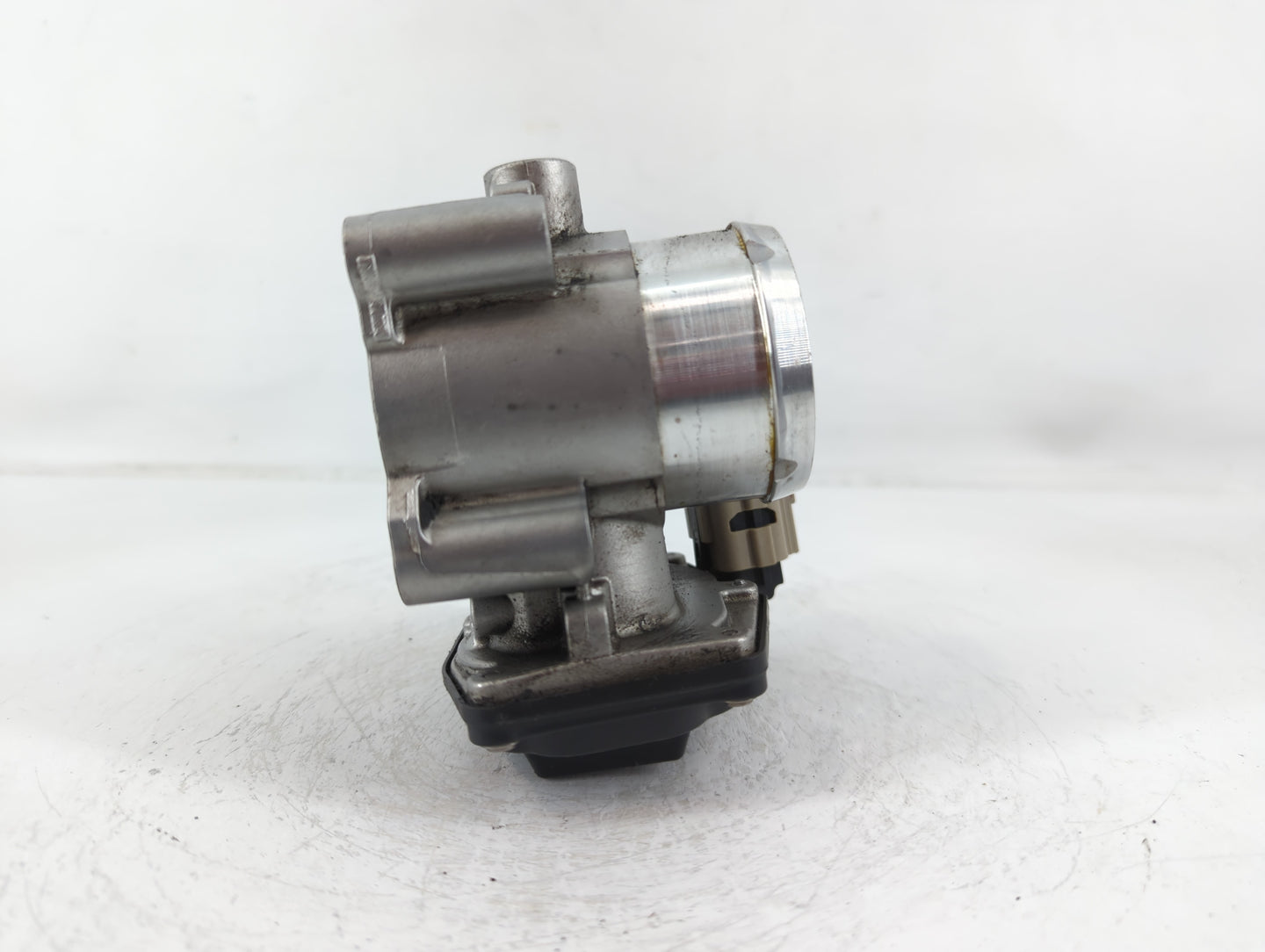 2014-2020 Ford Fusion Throttle Body P/N:B15 345 4432 Fits Fits 2014 2015 2016 2017 2018 2019 2020 OEM Used Auto Parts - Oemu