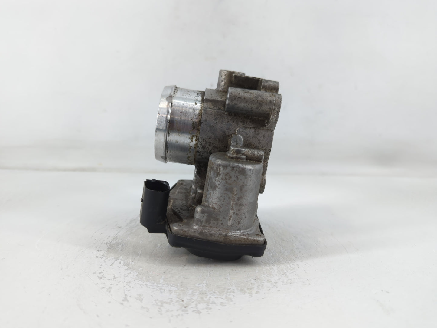 2014-2020 Ford Fusion Throttle Body P/N:DS7G-9F991-BB B15 344 5580 Fits Fits 2014 2015 2016 2017 2018 2019 2020 OEM Used Aut