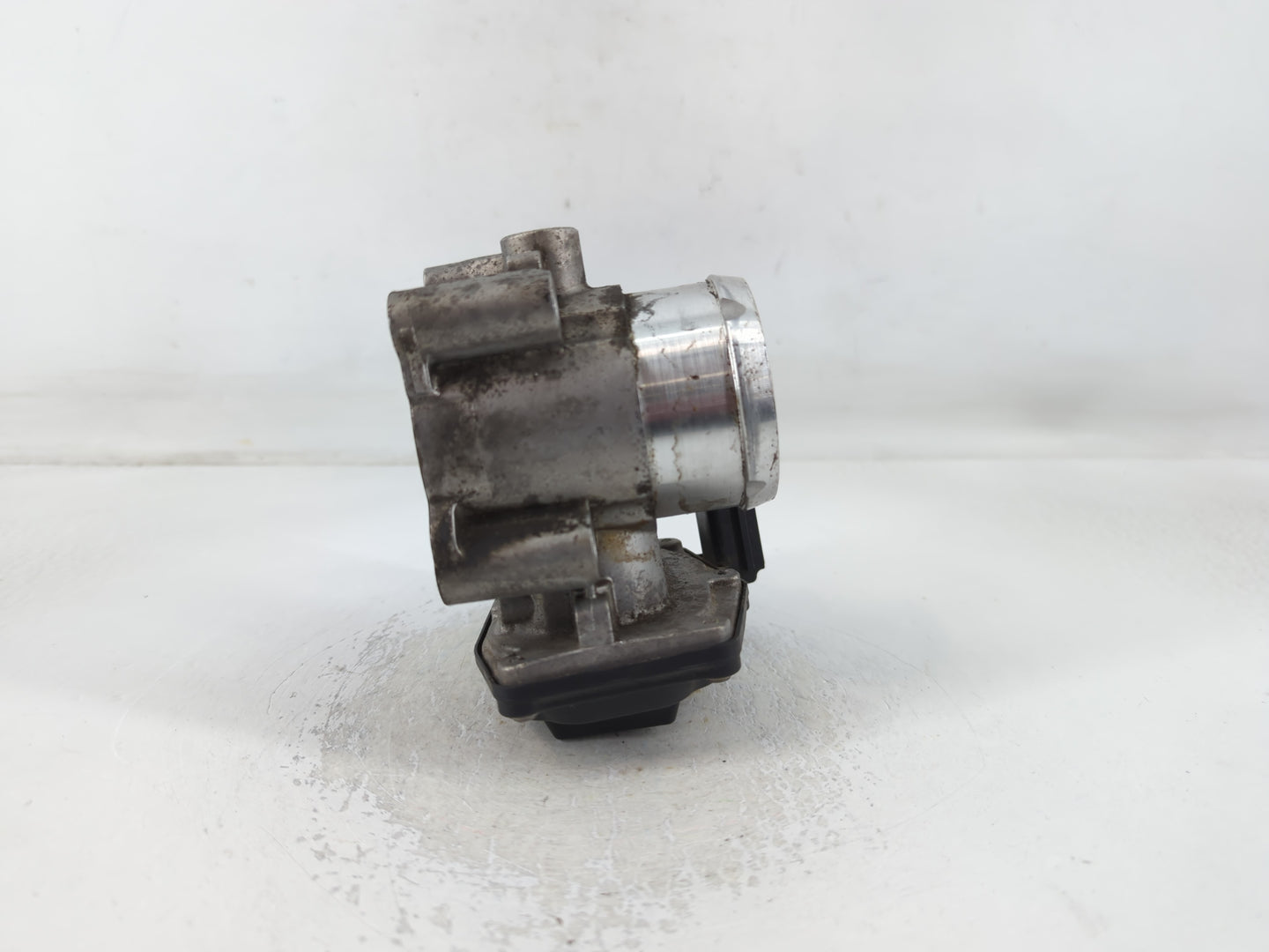 2014-2020 Ford Fusion Throttle Body P/N:DS7G-9F991-BB B15 344 5580 Fits Fits 2014 2015 2016 2017 2018 2019 2020 OEM Used Aut