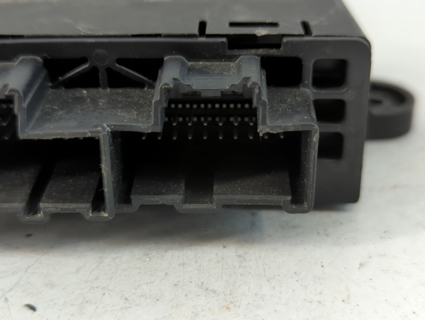 2014-2020 Ford Fusion Door Control Module Dg9t-14b533 Cg - Oemusedautoparts1.com