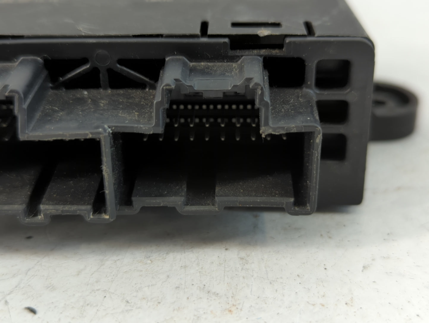 2014-2020 Ford Fusion Door Control Module Dg9t-14b533 Cg - Oemusedautoparts1.com