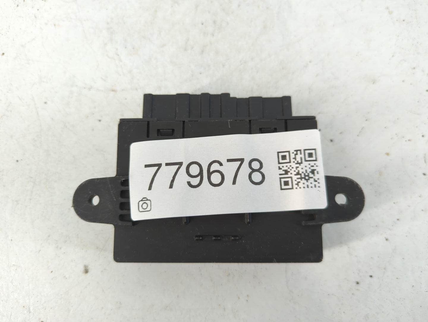 2014-2020 Ford Fusion Door Control Module Dg9t-14b533 Cg - Oemusedautoparts1.com