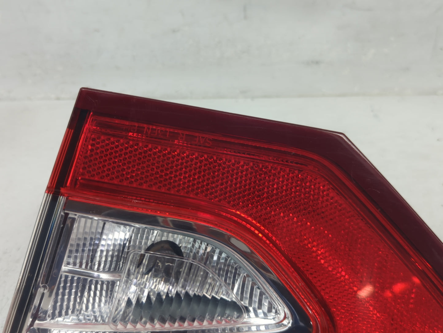 2013-2016 Ford Fusion Passenger Right Side Deck Lid Mounted Tail Light - Oemusedautoparts1.com