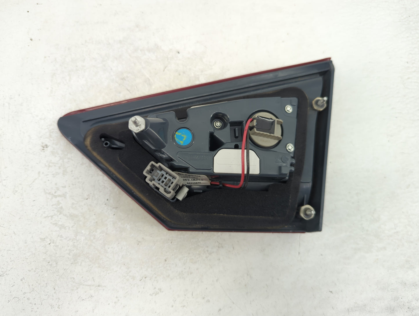 2013 Ford Fusion Driver Left Side Tail Light Taillight Deck Lid Mounted - Oemusedautoparts1.com
