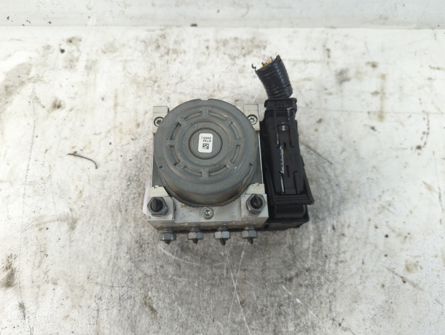 2014-2016 Ford Fusion ABS Pump Control Module Replacement P/N:EG9C-2C405-DF Fits Fits 2014 2015 2016 OEM Used Auto Parts - O