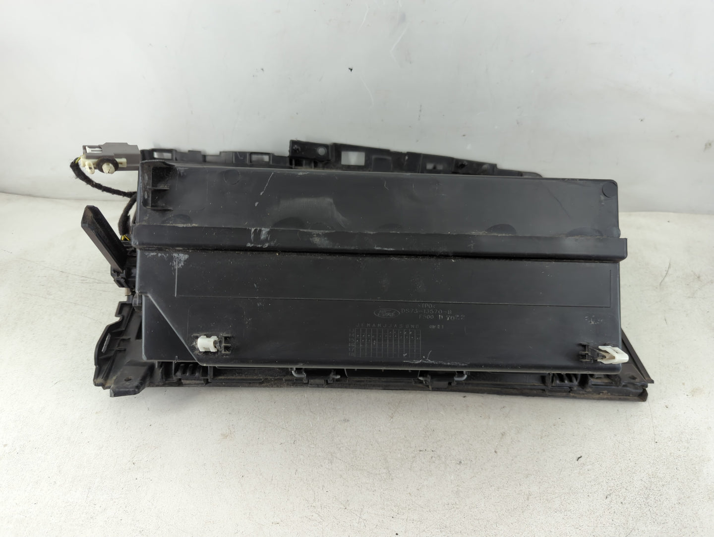 2016 Ford Fusion Passenger Glove Box Door Storage Compartment 936265 - Oemusedautoparts1.com