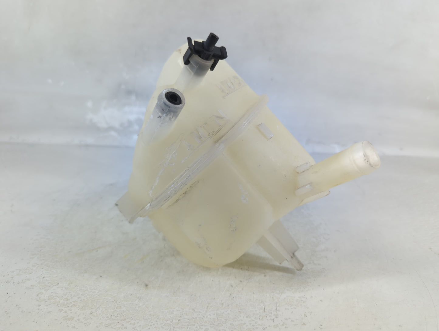 2013-2016 Ford Fusion Radiator Coolant Overflow Expansion Tank Bottle - Oemusedautoparts1.com
