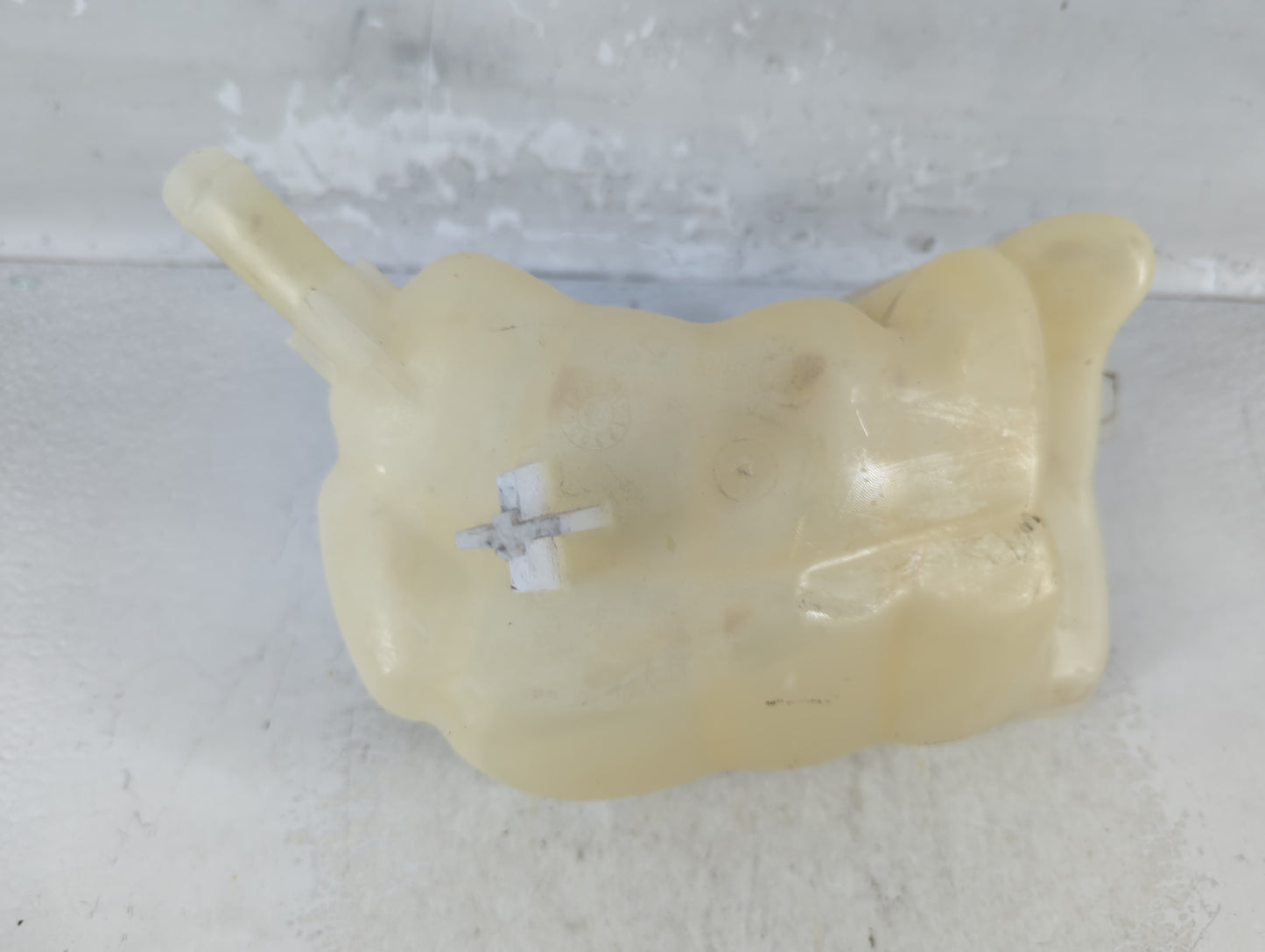 2013-2016 Ford Fusion Radiator Coolant Overflow Expansion Tank Bottle 936282 - Oemusedautoparts1.com