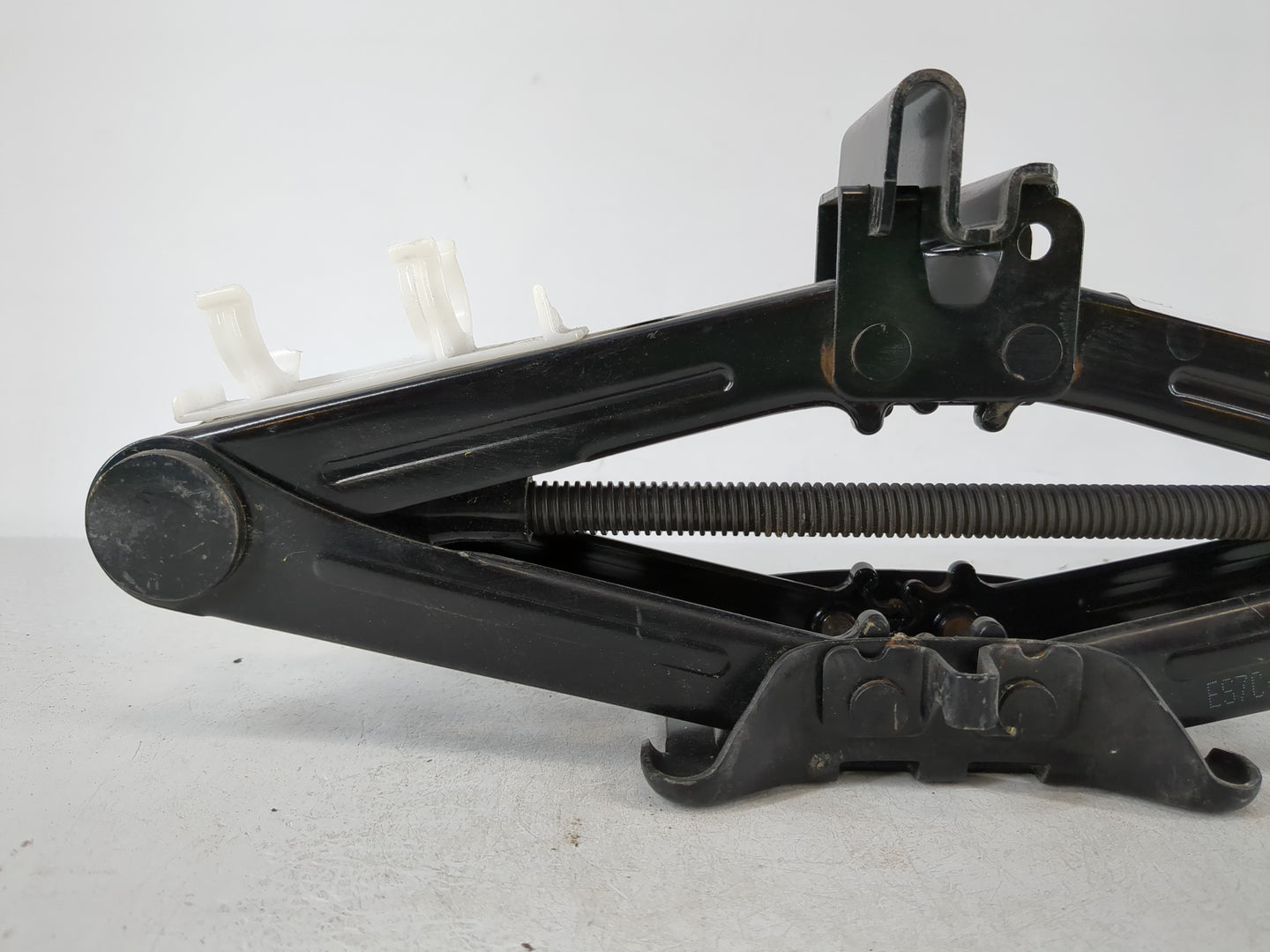 2016 Ford Mondeo Spare Scissor Car Jack - Oemusedautoparts1.com
