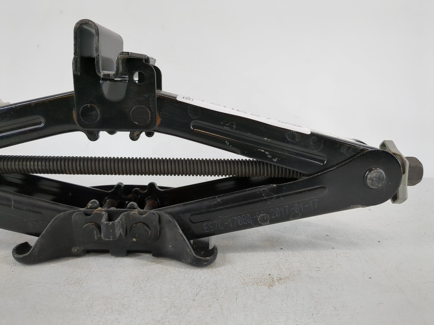 2016 Ford Mondeo Spare Scissor Car Jack - Oemusedautoparts1.com