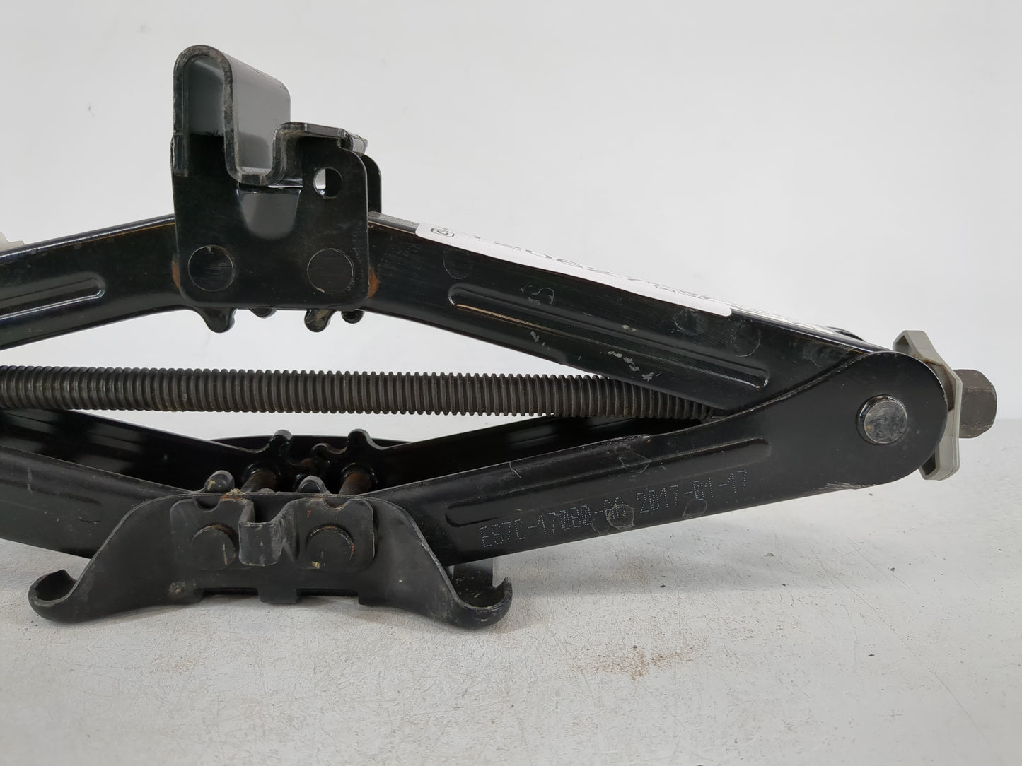 2016 Ford Mondeo Spare Scissor Car Jack - Oemusedautoparts1.com