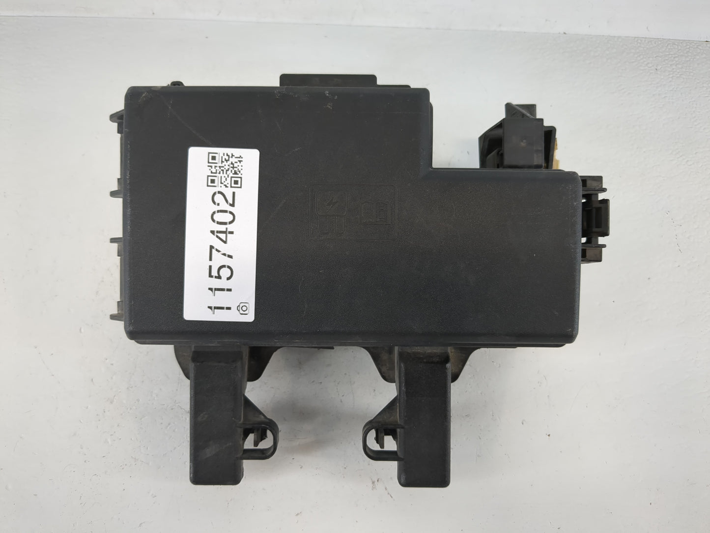 2016-2017 Ford Mustang Fusebox Fuse Box Panel Relay Module P/N:FR3T-14536-AB Fits Fits 2016 2017 OEM Used Auto Parts - Oemus